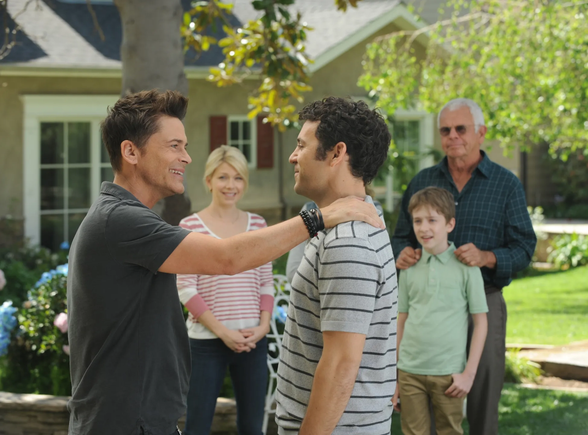 Rob Lowe, Fred Savage, William Devane, Mary Elizabeth Ellis, and Connor Kalopsis in The Grinder (2015)