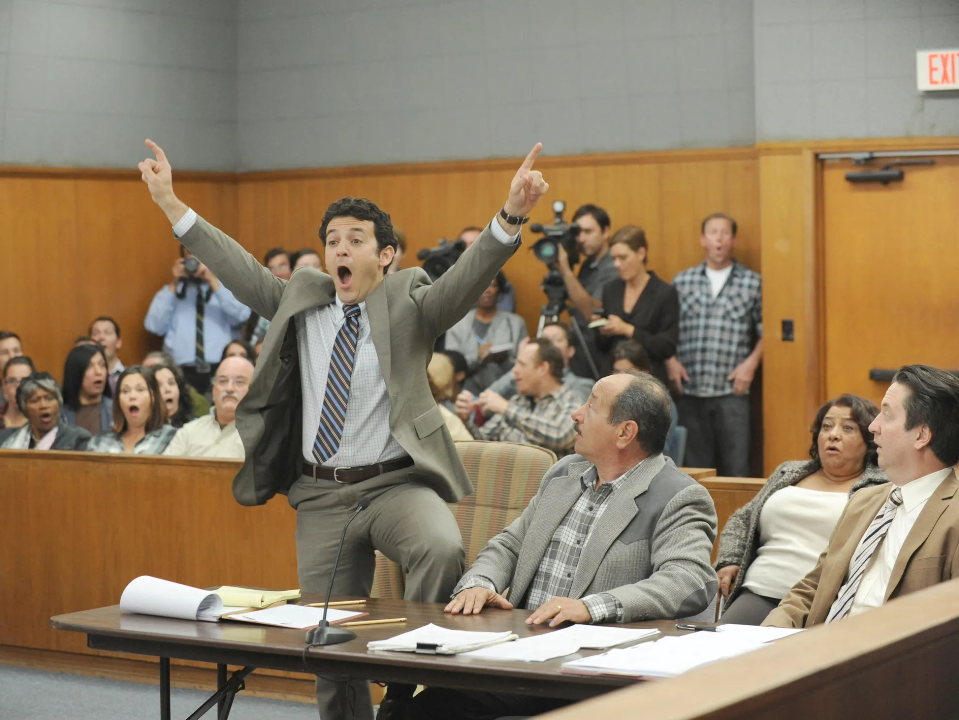 Fred Savage, Juan Carlos Cantu, Tonita Castro, and Steve Little in The Grinder (2015)