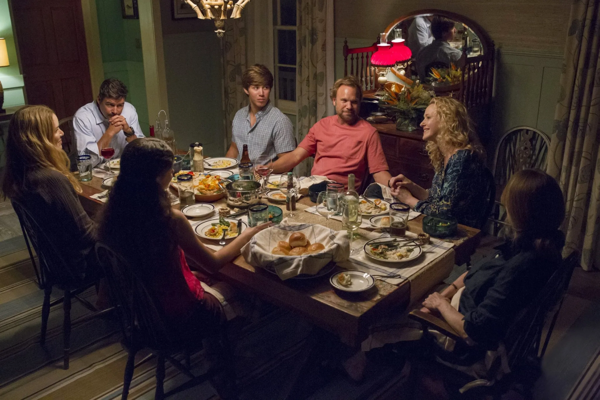 Kyle Chandler, Brandon Larracuente, Norbert Leo Butz, Katie Finneran, Sissy Spacek, Taylor Rouviere, Jacinda Barrett in Bloodline (2015)