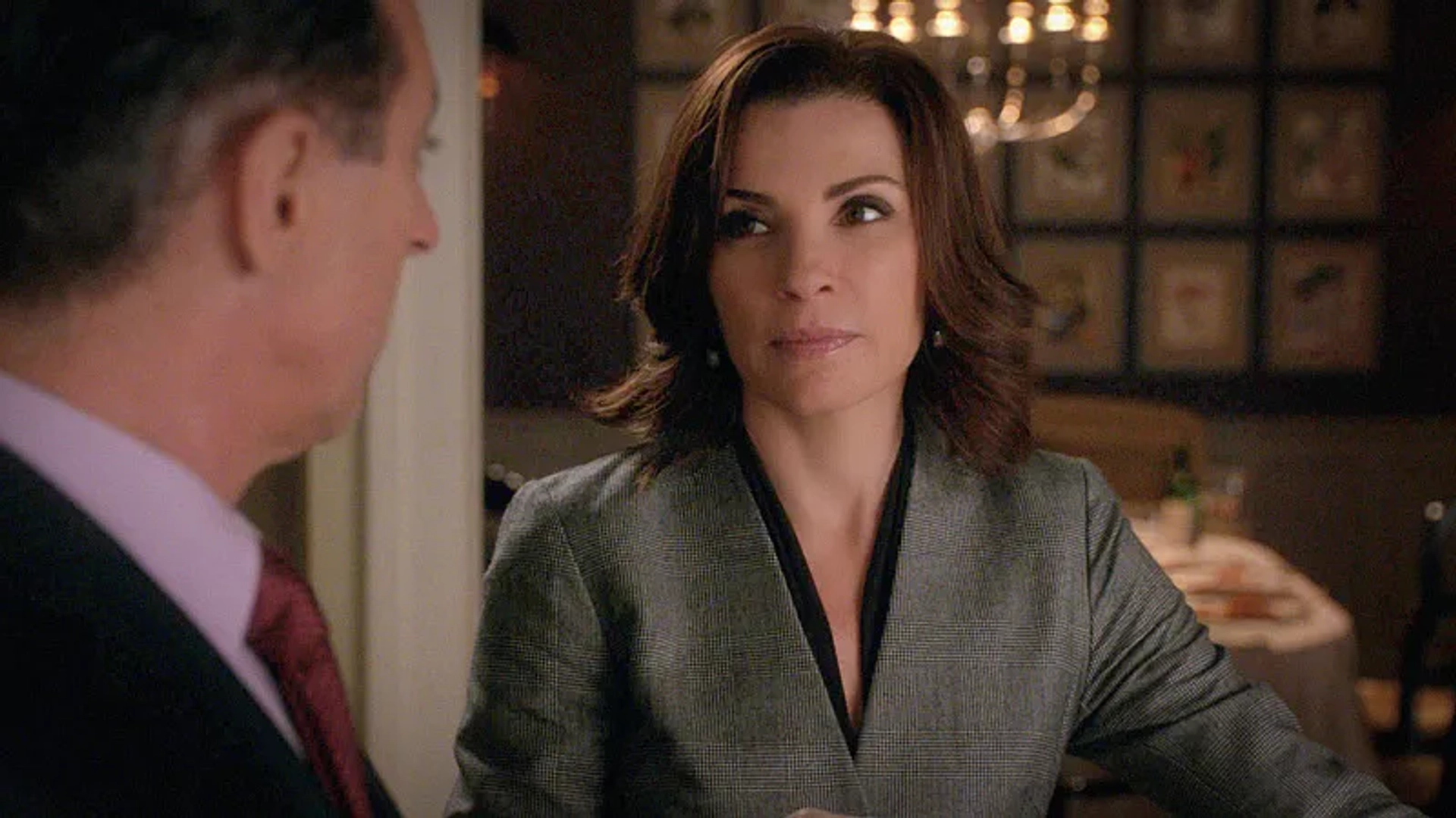 Julianna Margulies and Alan Cumming in The Good Wife (2009)