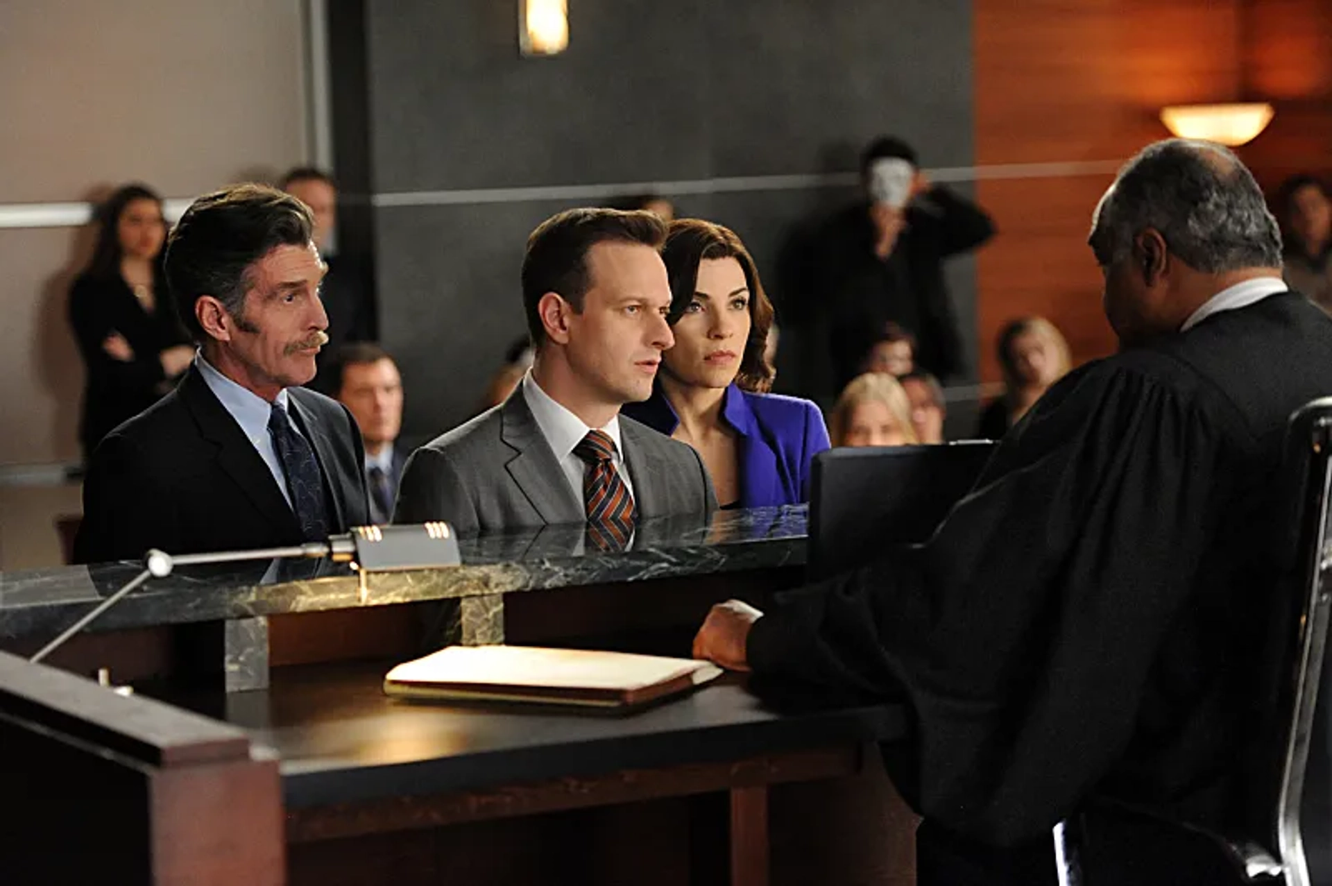 Julianna Margulies, Josh Charles, David Fonteno, and Jared Andres in The Good Wife (2009)