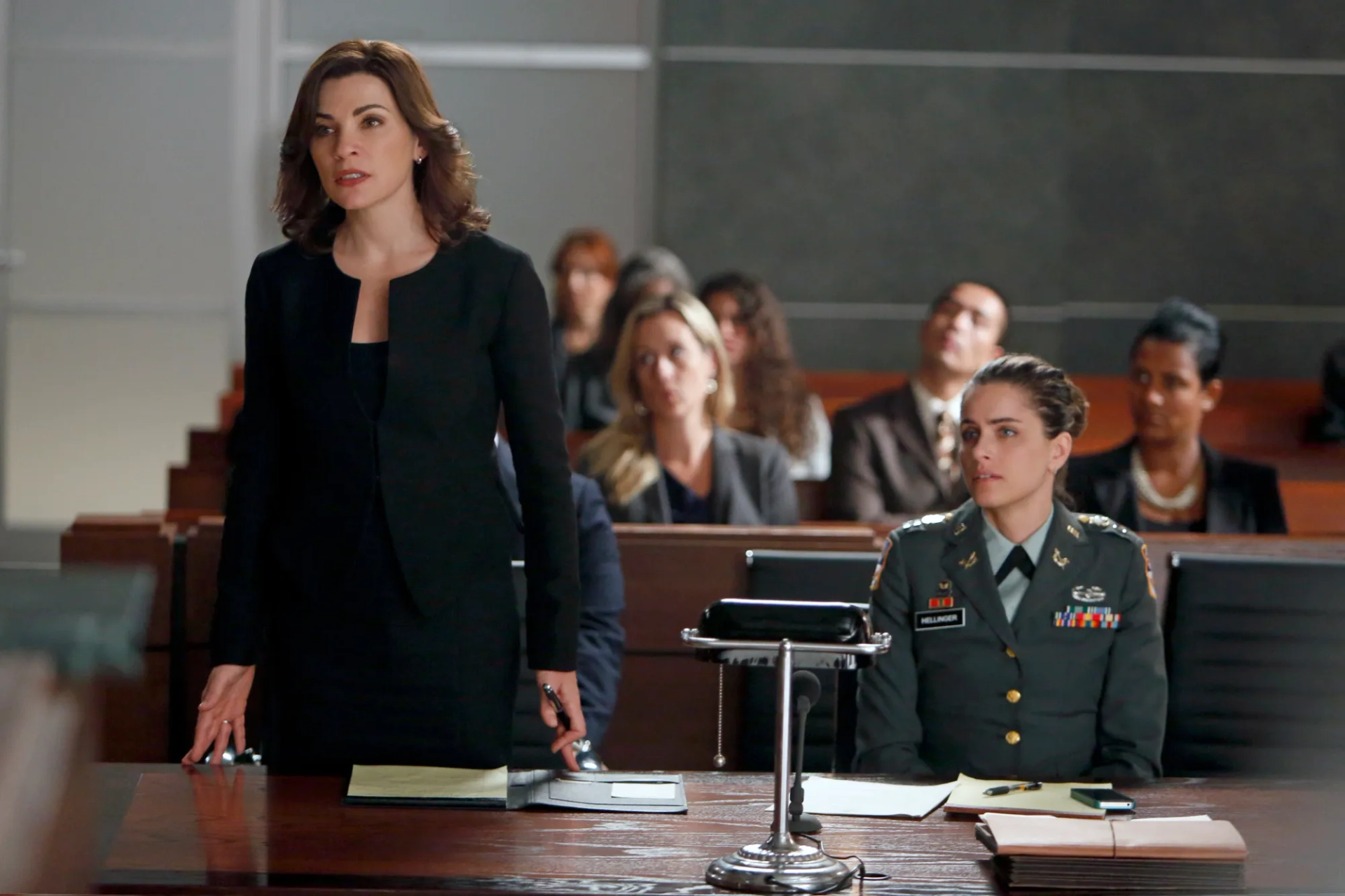 Julianna Margulies and Amanda Peet in The Good Wife (2009)