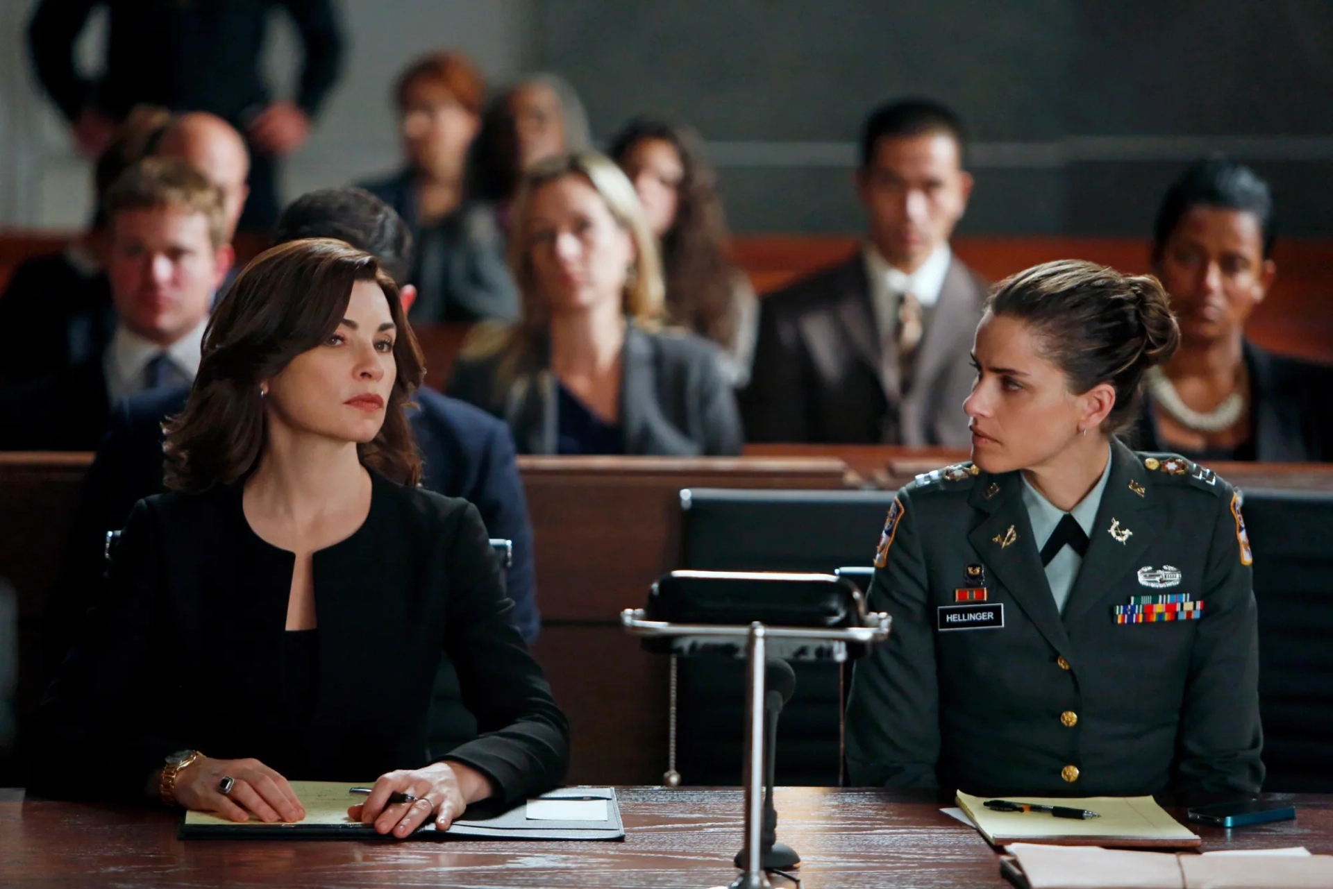 Julianna Margulies and Amanda Peet in The Good Wife (2009)