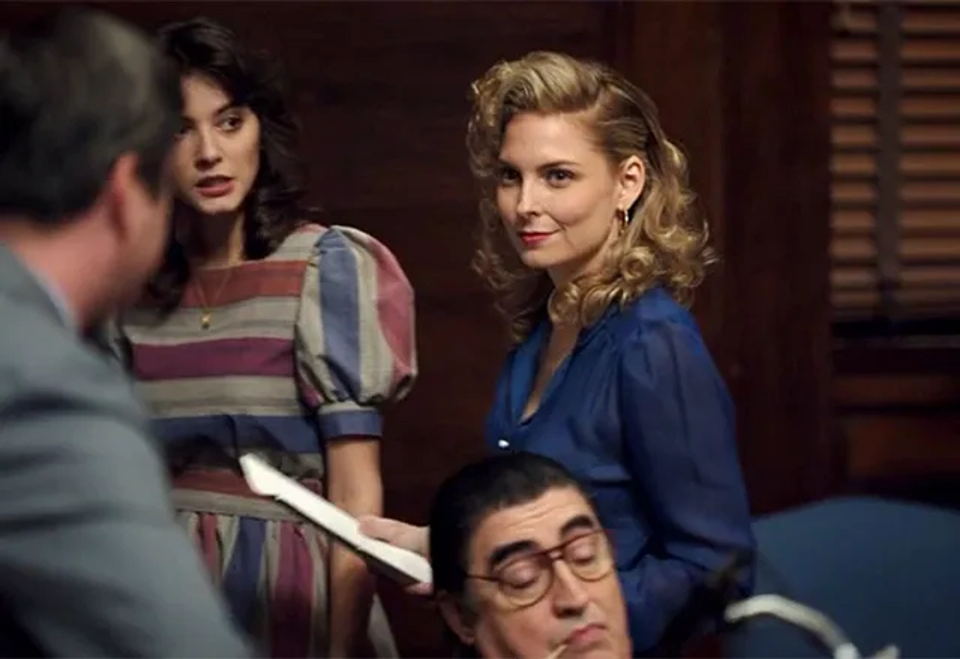 Still of Hilary Mann, Carla Quevedo and Alfred Molina in Show Me a Hero (2015)