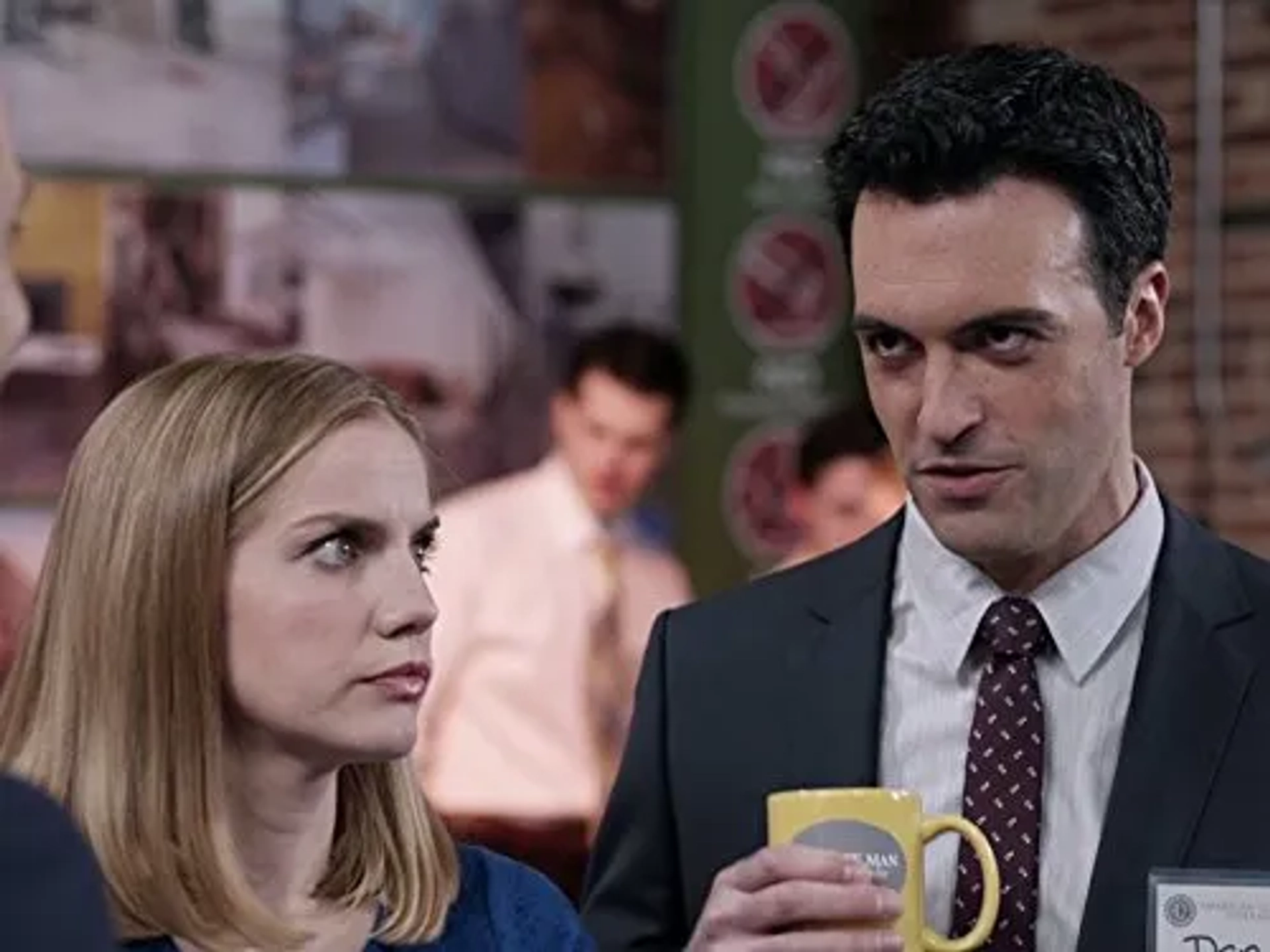 Anna Chlumsky and Reid Scott in Veep (2012)