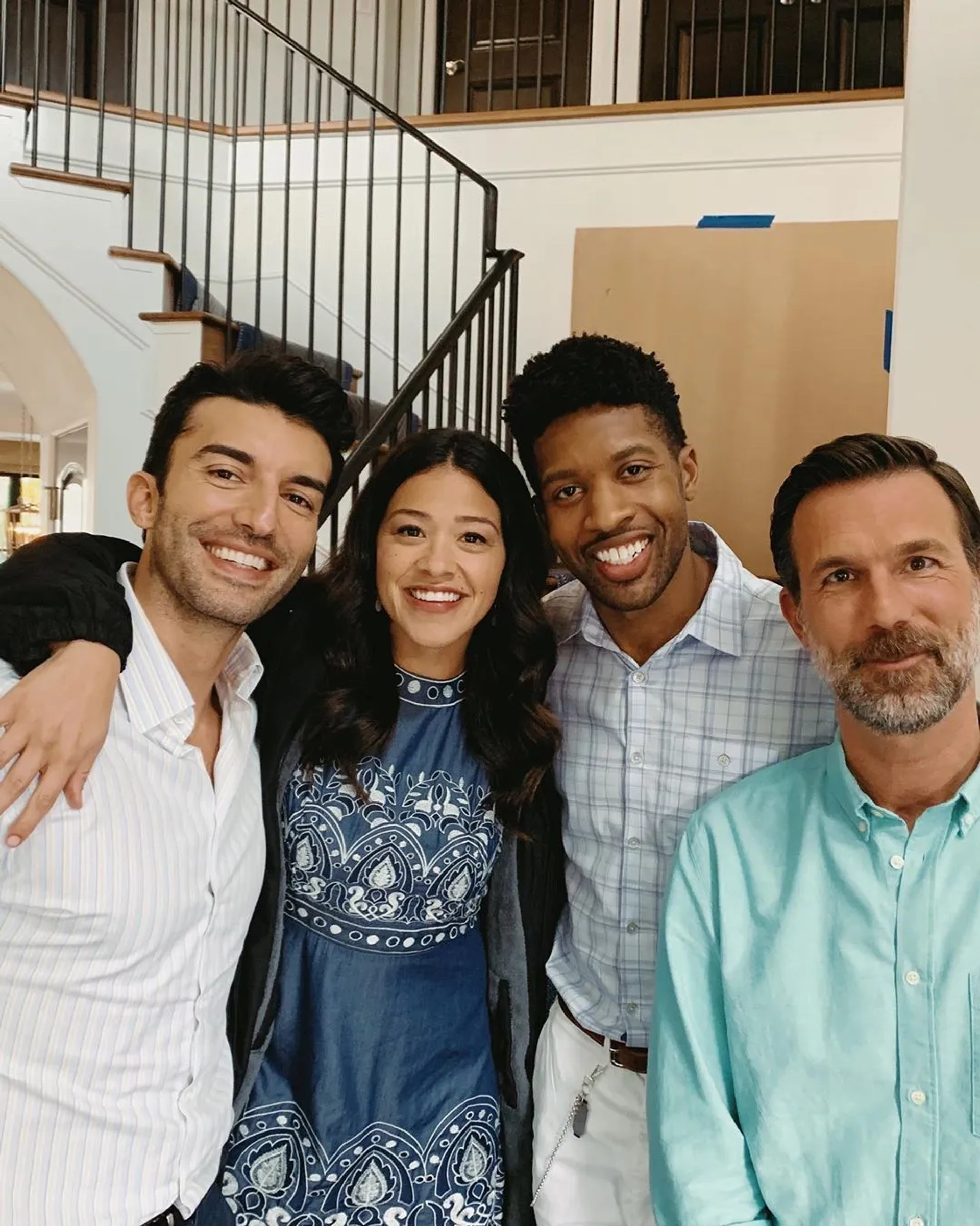 Doug Locke with Gina Rodriguez, Justin Baldoni and Jeff Witzke on the set of "Jane The Virgin"