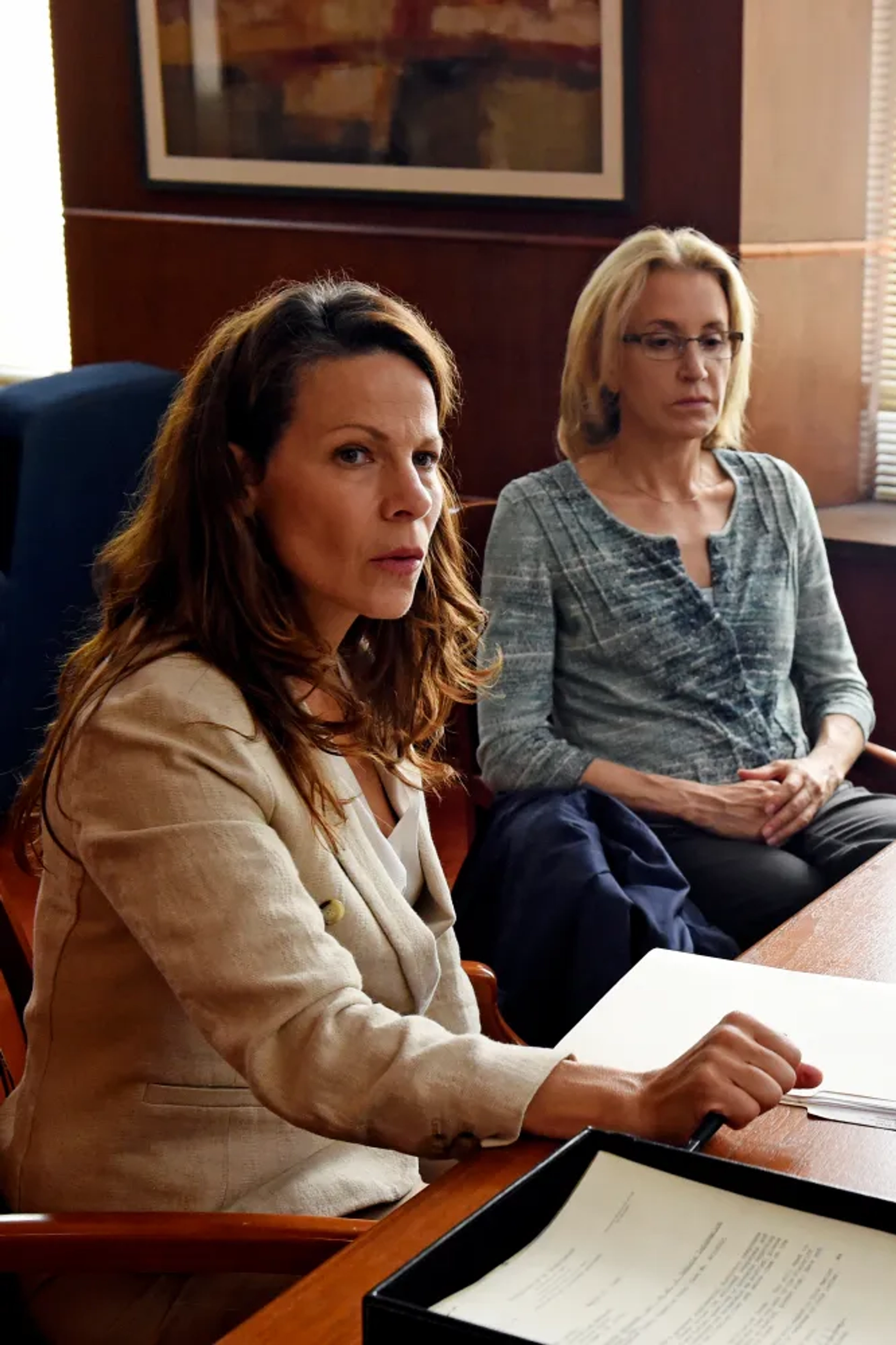 Lili Taylor and Felicity Huffman in American Crime (2015)