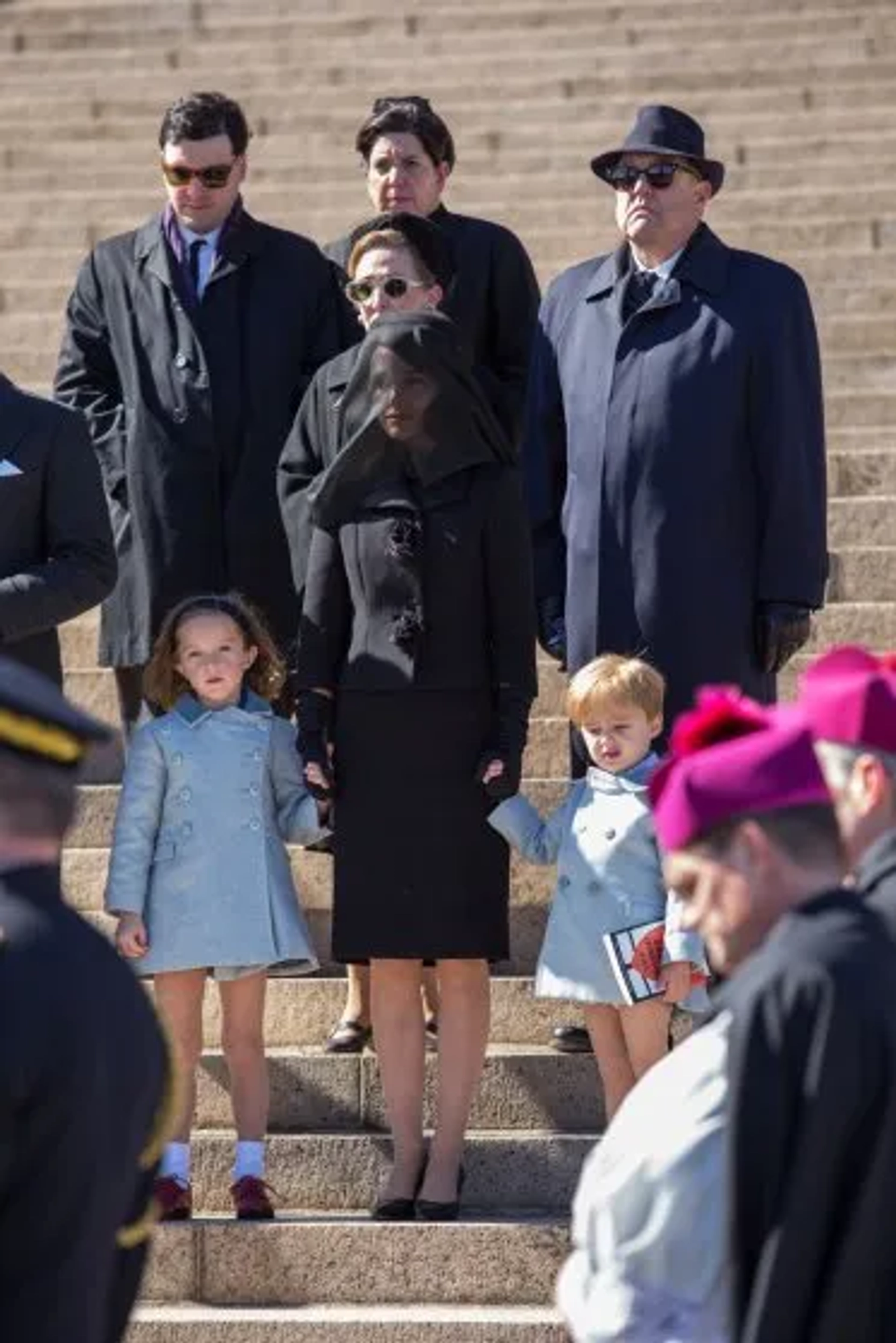 Natalie Portman, Sunnie Pelant, Aiden Weinberg, and Brody Weinberg in Jackie (2016)