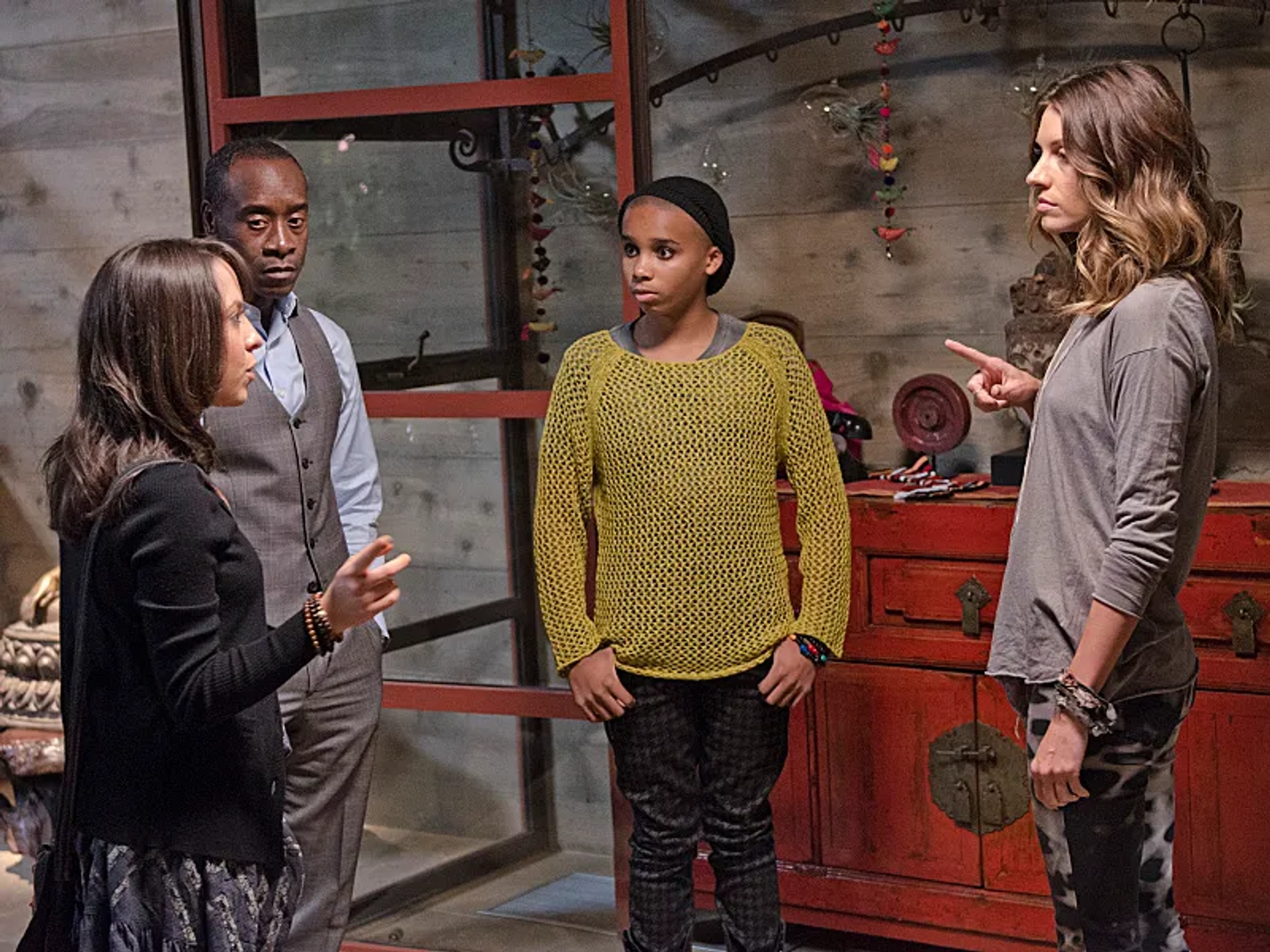 Don Cheadle, Dawn Olivieri, Ronete Levenson, and Donis Leonard Jr. in House of Lies (2012)