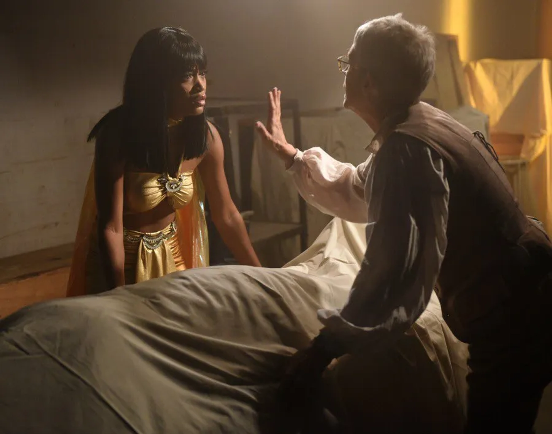 Jamie Lee Curtis and Keke Palmer in Scream Queens (2015)