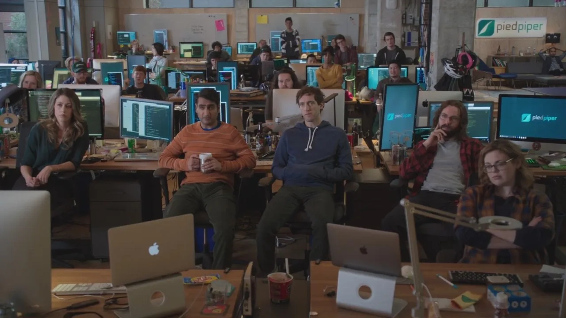 Martin Starr, Amanda Crew, Thomas Middleditch, Rachel Rosenbloom, and Kumail Nanjiani in Silicon Valley (2014)