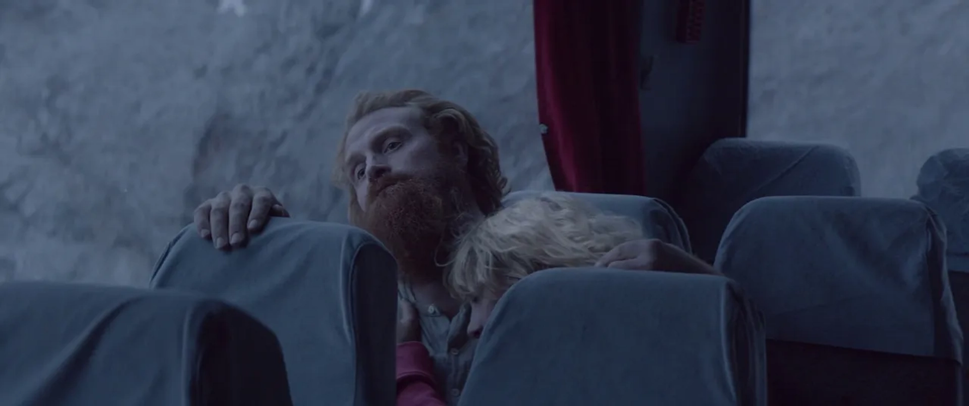 Kristofer Hivju and Fanni Metelius in Force Majeure (2014)