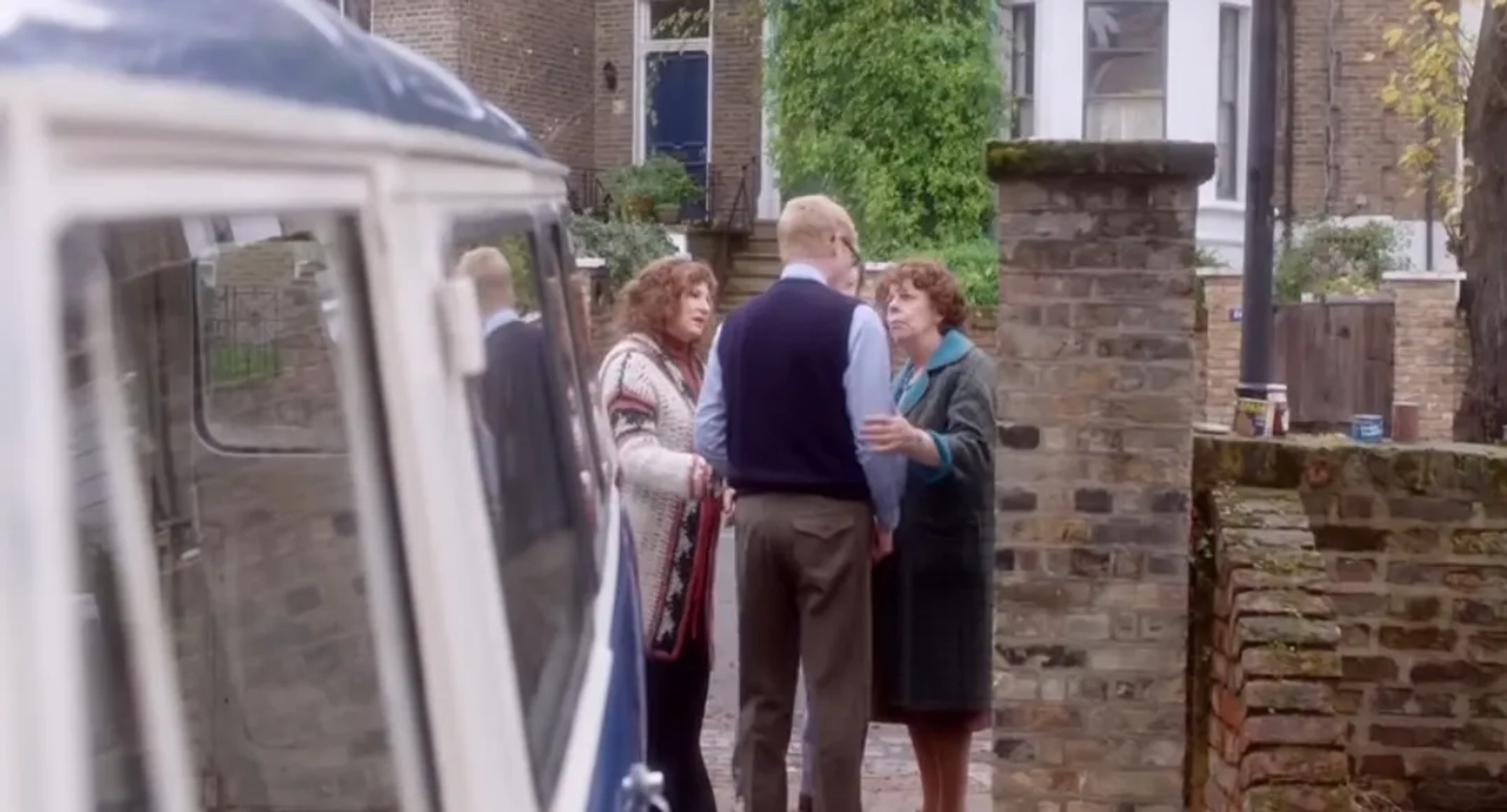 Frances de la Tour and Alex Jennings in The Lady in the Van (2015)