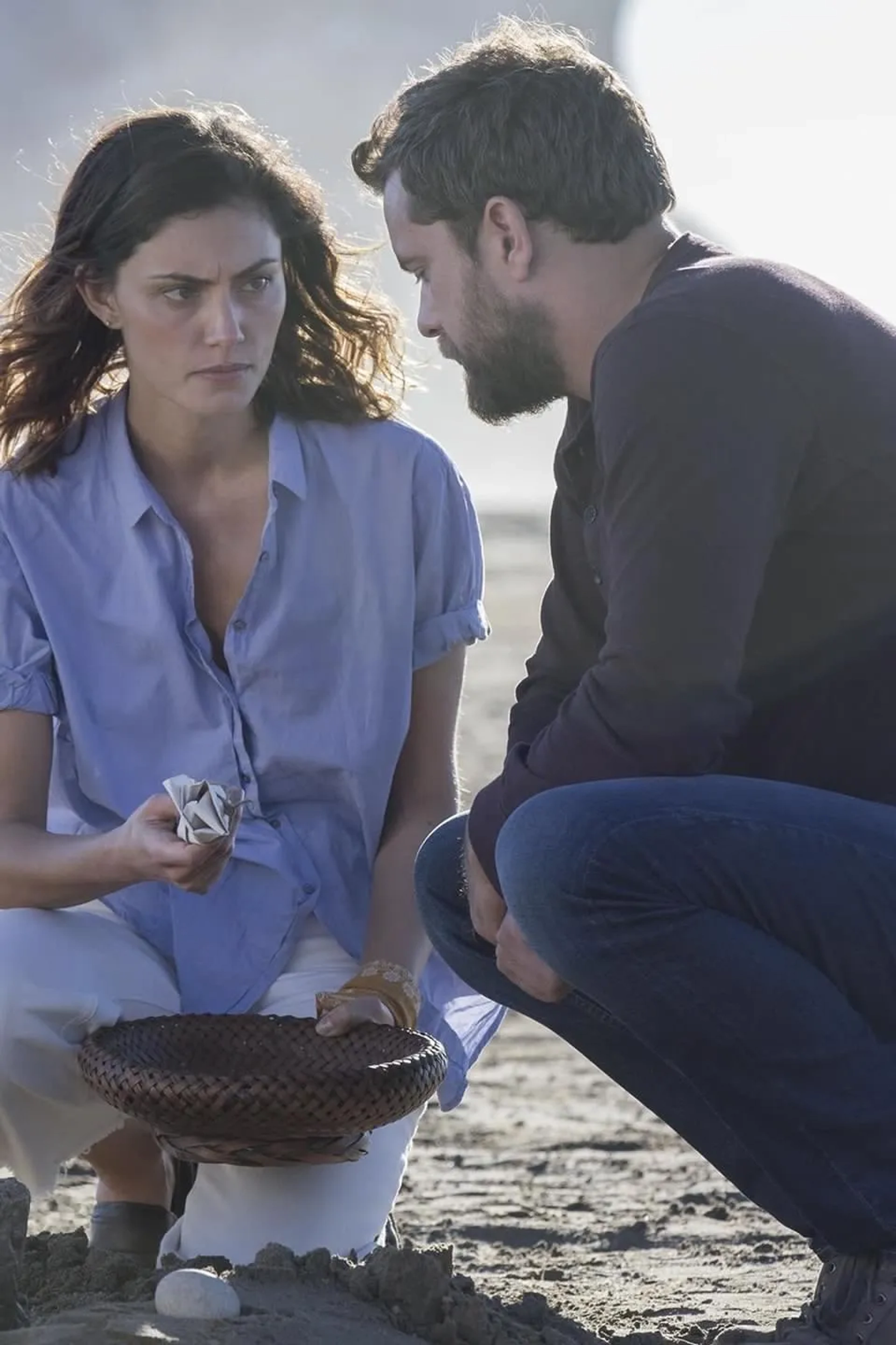 Joshua Jackson and Phoebe Tonkin in The Affair (2014)