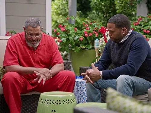 Laurence Fishburne and Anthony Anderson in Black-ish (2014)