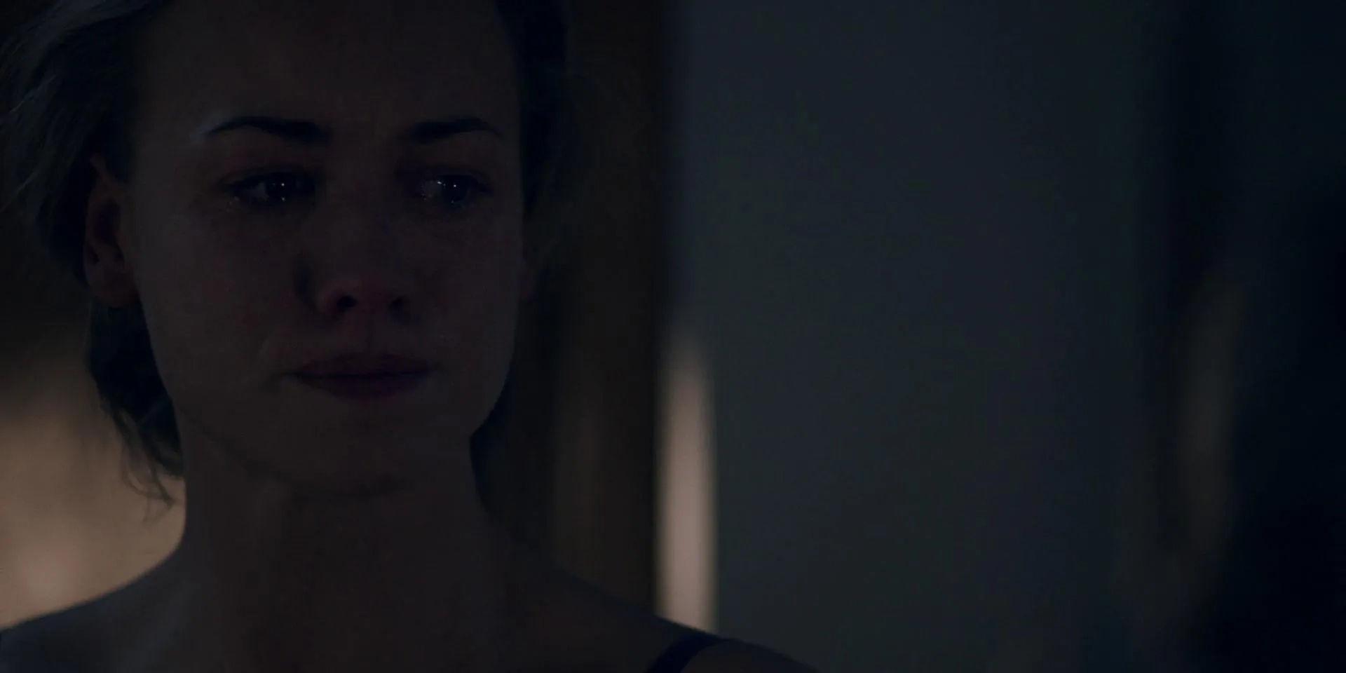 Yvonne Strahovski in The Handmaid's Tale (2017)