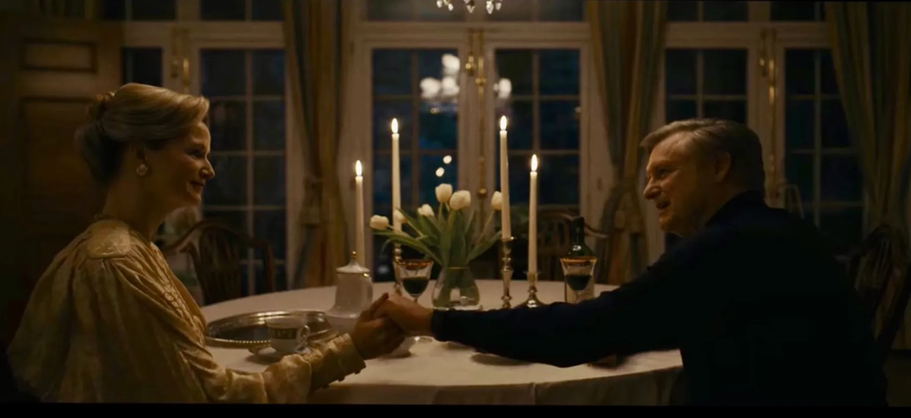 Shannan Wilson as Bobbi Mahoney alongside Bill Pullman in Halston