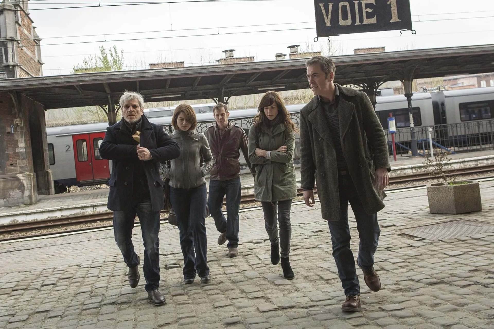 Tchéky Karyo, Jason Flemyng, Émilie Dequenne, James Nesbitt, and Frances O'Connor in The Missing (2014)