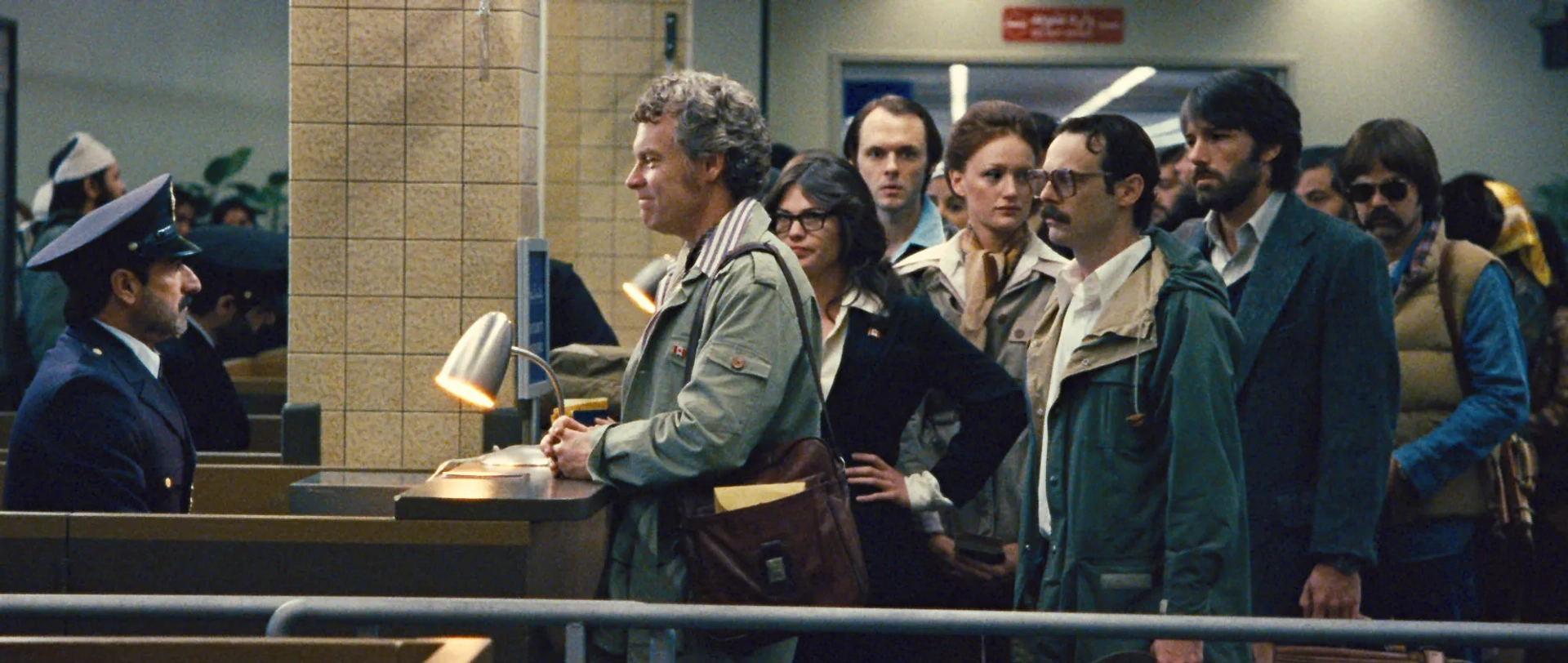 Ben Affleck, Tate Donovan, Rory Cochrane, Clea DuVall, Scoot McNairy, and Kerry Bishé in Argo (2012)