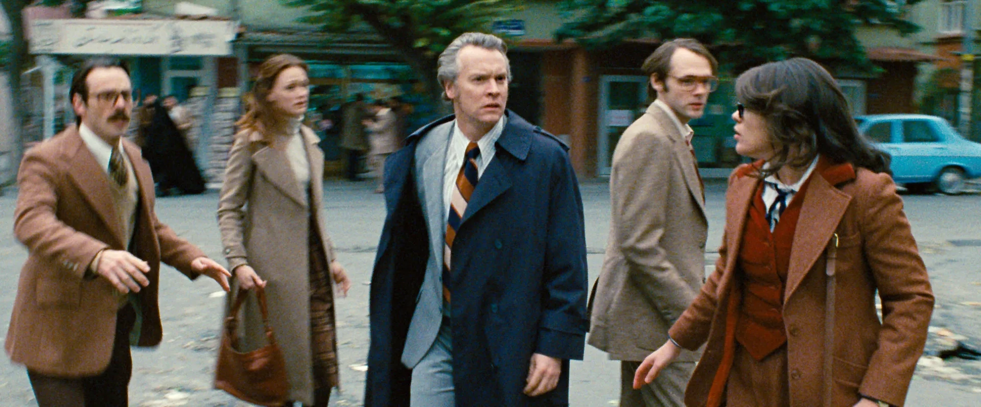 Tate Donovan, Clea DuVall, Scoot McNairy, Christopher Denham, and Kerry Bishé in Argo (2012)