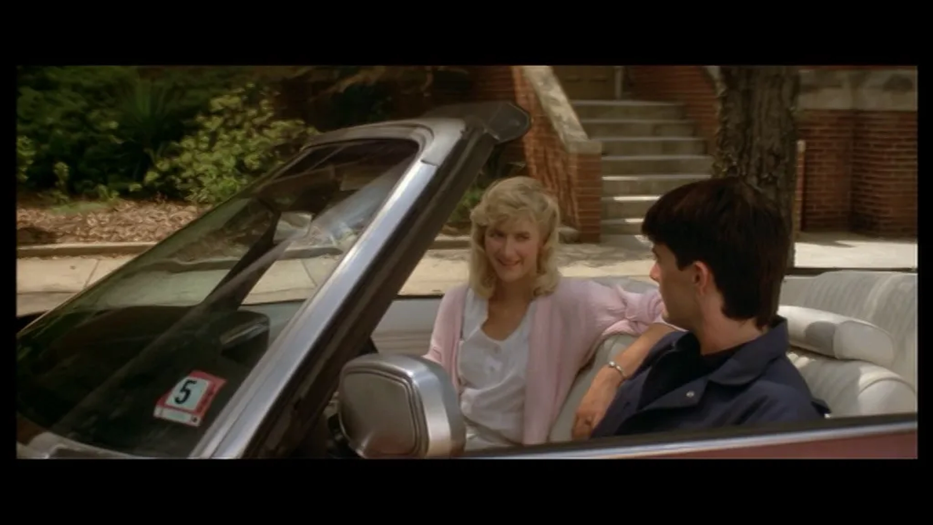 Laura Dern and Kyle MacLachlan in Blue Velvet (1986)