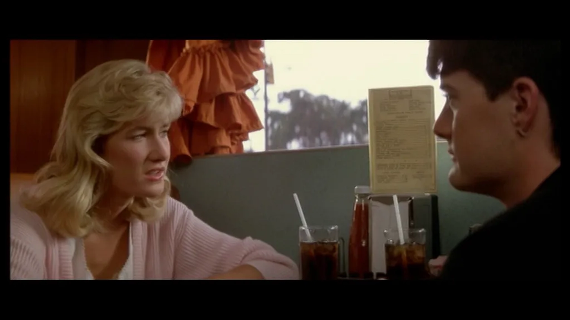 Laura Dern and Kyle MacLachlan in Blue Velvet (1986)