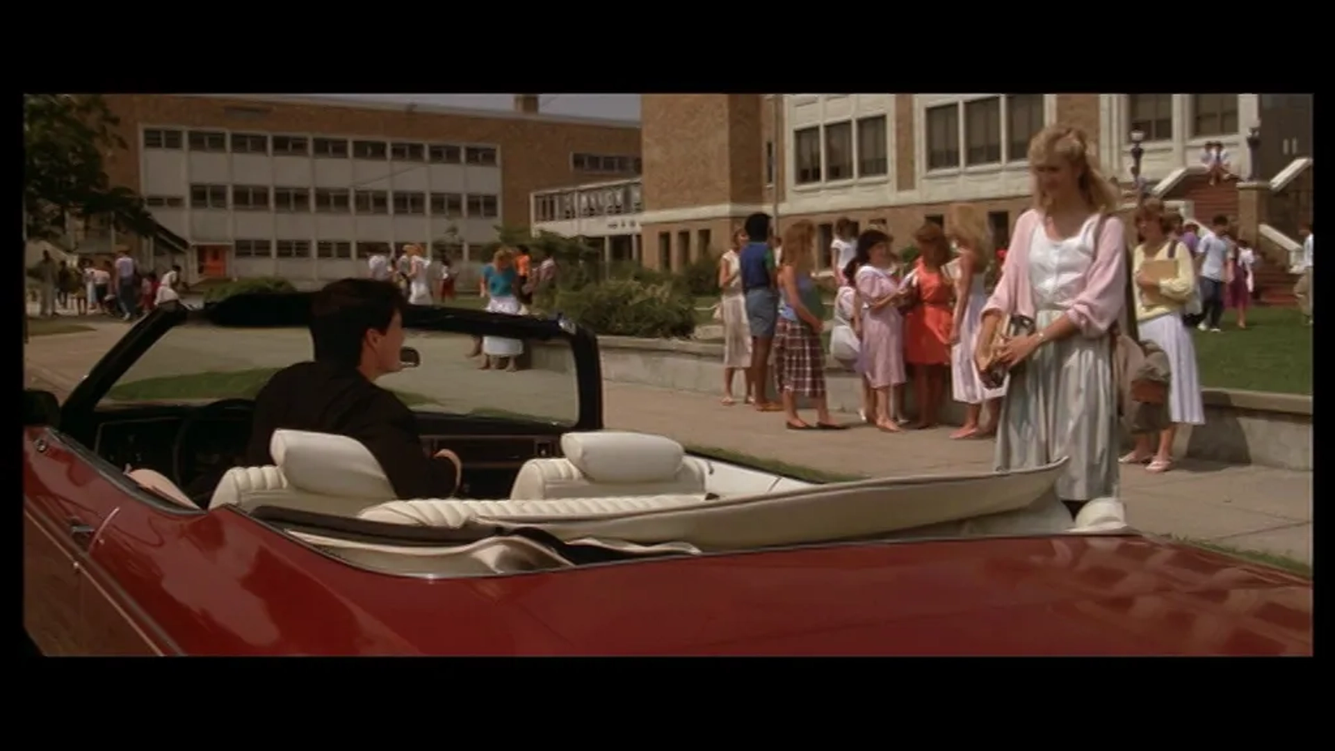 Laura Dern and Kyle MacLachlan in Blue Velvet (1986)