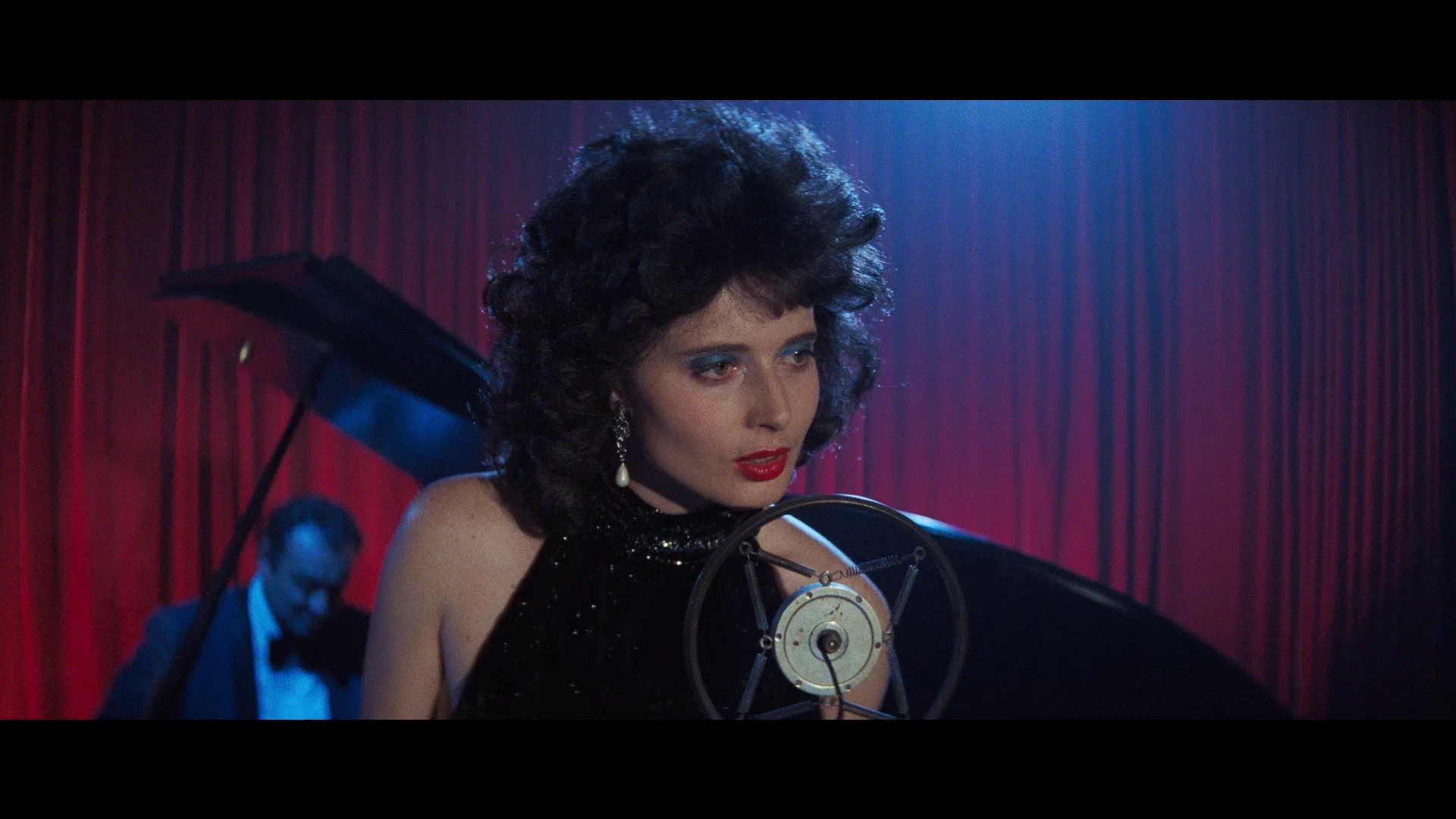 Isabella Rossellini in Blue Velvet (1986)