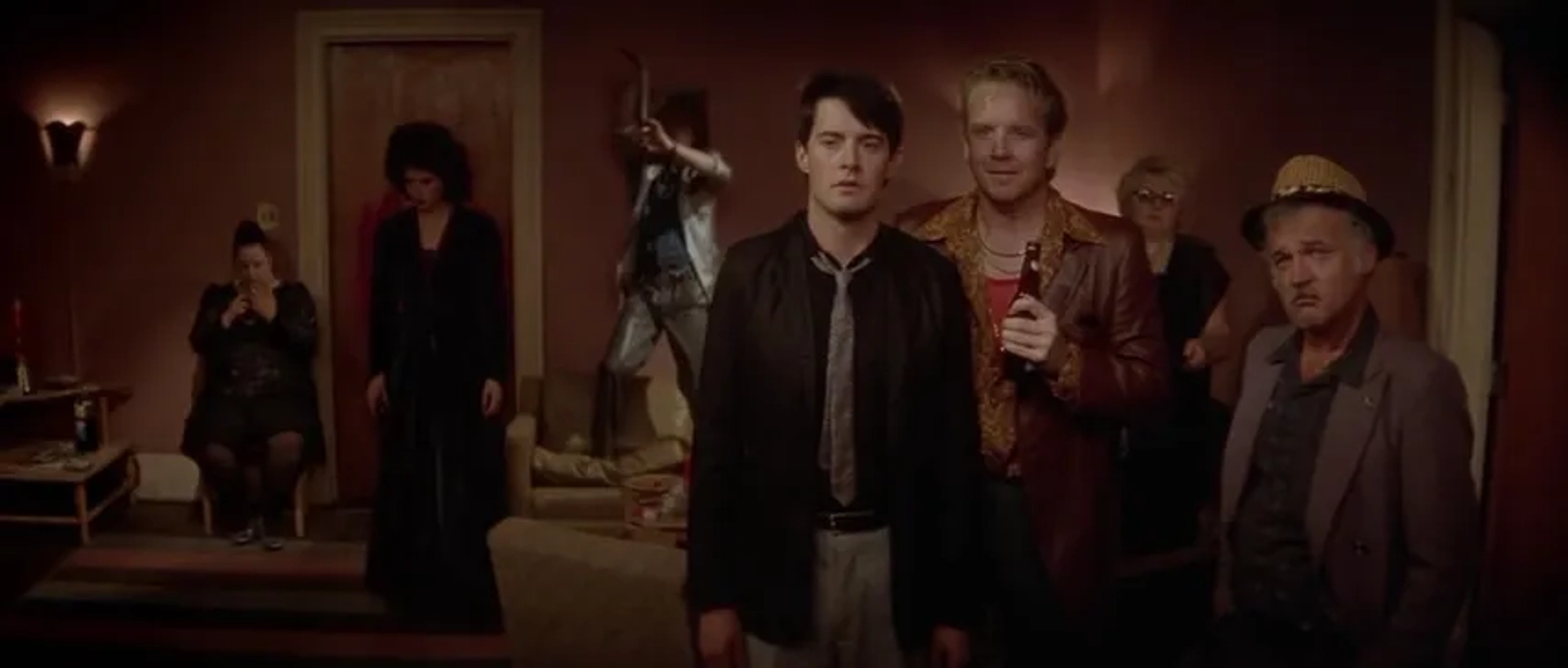 Brad Dourif, Isabella Rossellini, Kyle MacLachlan, J. Michael Hunter, and Jack Nance in Blue Velvet (1986)