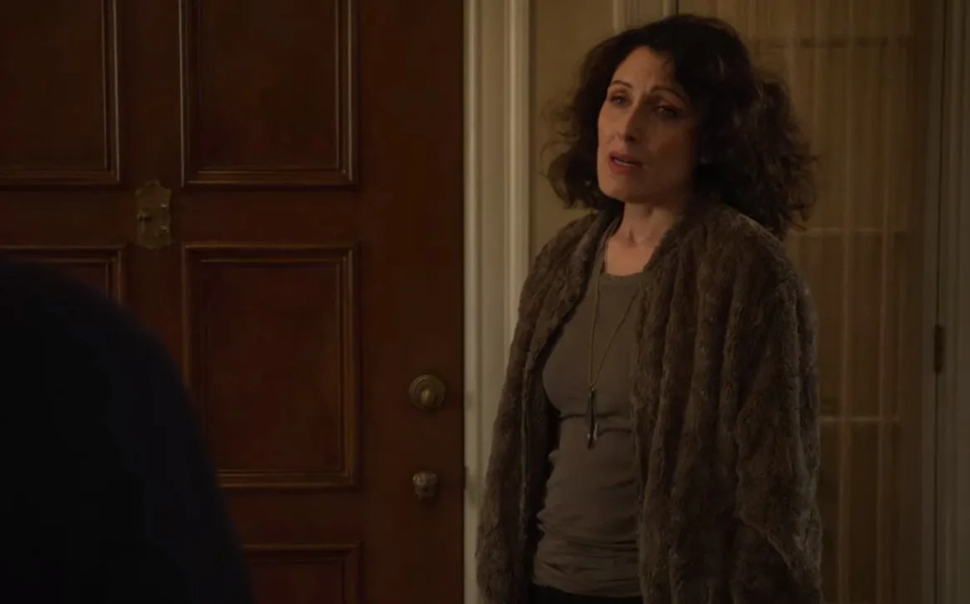 Lisa Edelstein in The Kominsky Method: Chapter 11. An Odd Couple Occurs (2019)