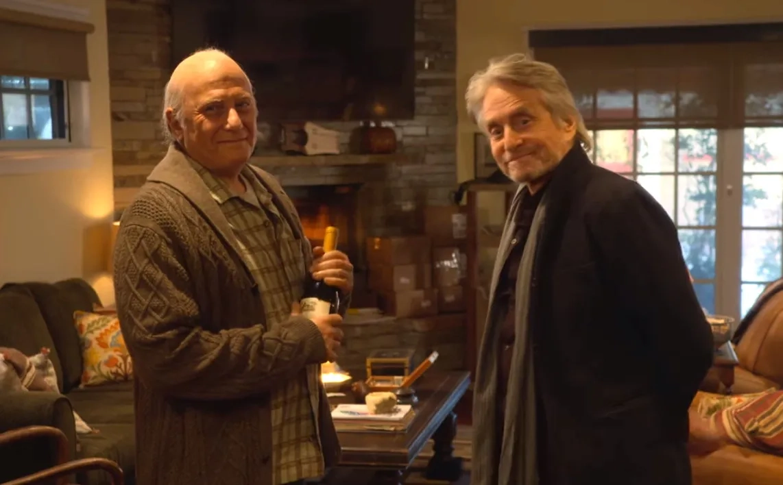 Michael Douglas and Paul Reiser in The Kominsky Method: Chapter 10. An Old Flame, an Old Wick (2019)