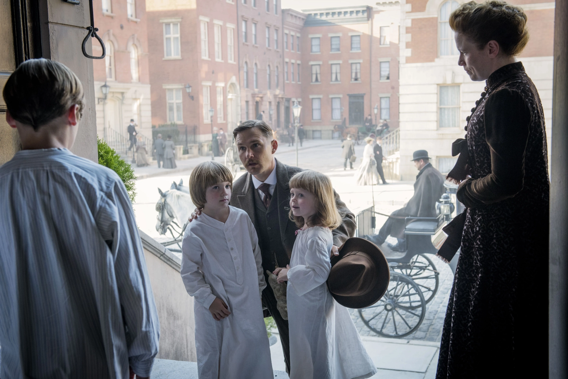 Brian Geraghty, Katie Brayben, Billy Barratt, and Rupert Turnbull in The Alienist (2018)