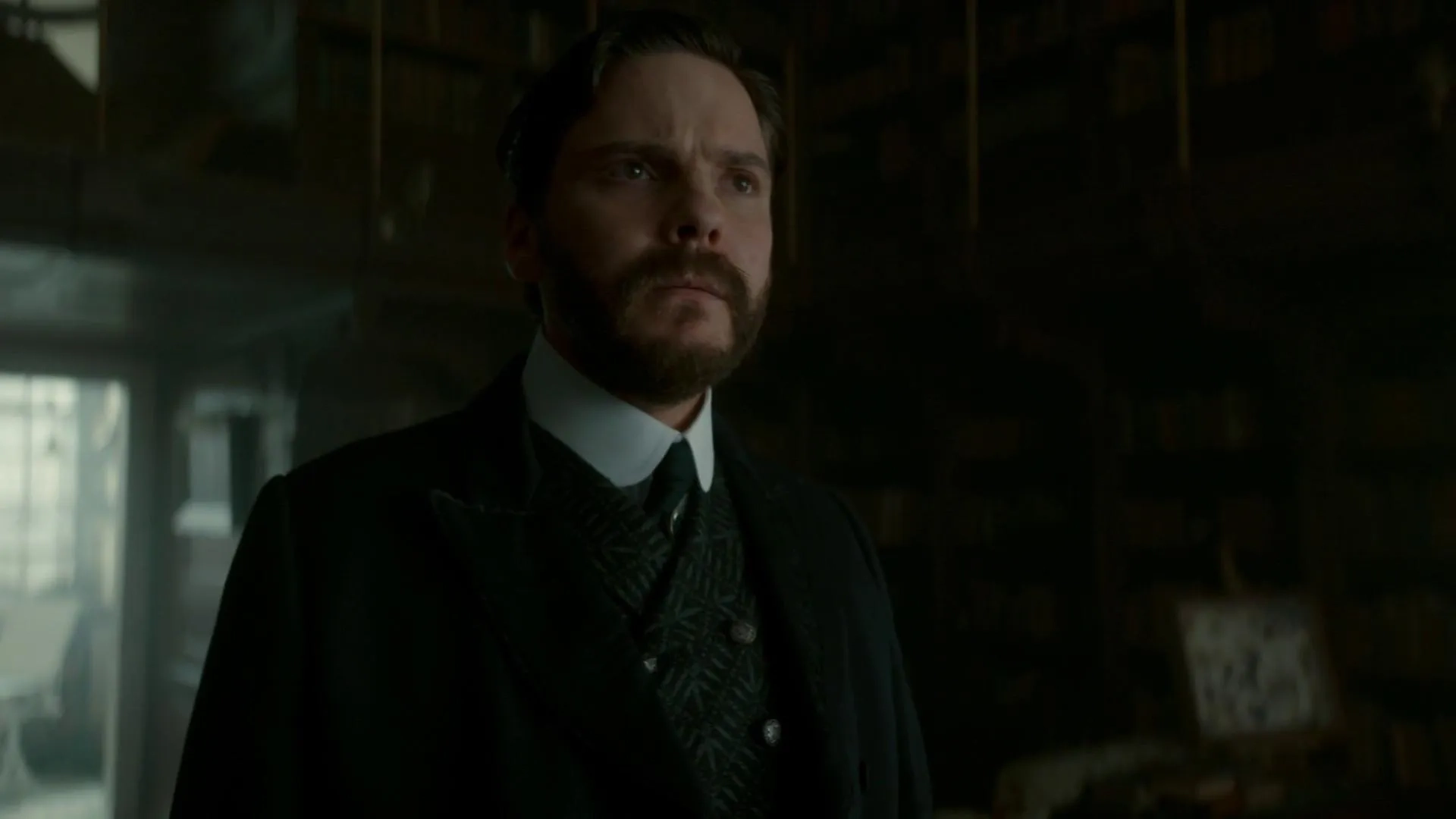 Daniel Brühl in The Alienist (2018)