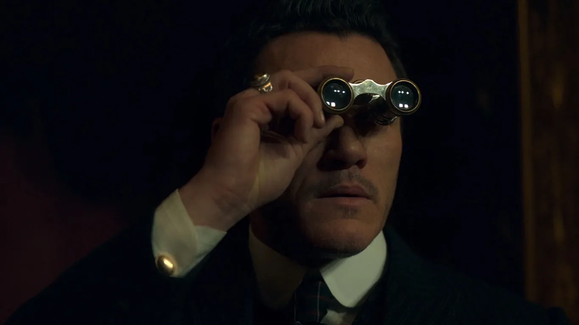 Luke Evans in The Alienist (2018)