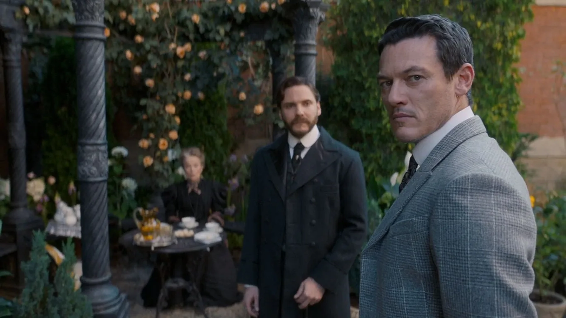 Daniel Brühl, Grace Zabriskie, and Luke Evans in The Alienist (2018)