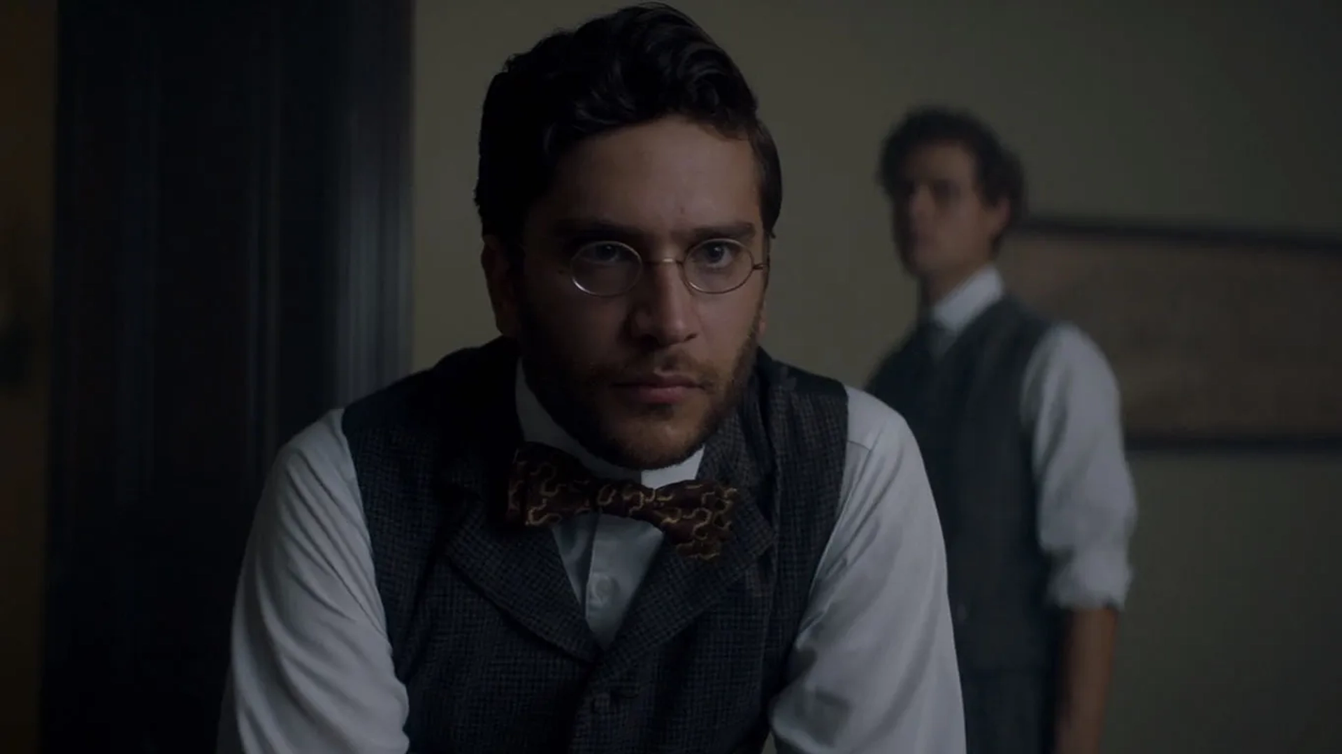 Douglas Smith and Matthew Shear in The Alienist (2018)