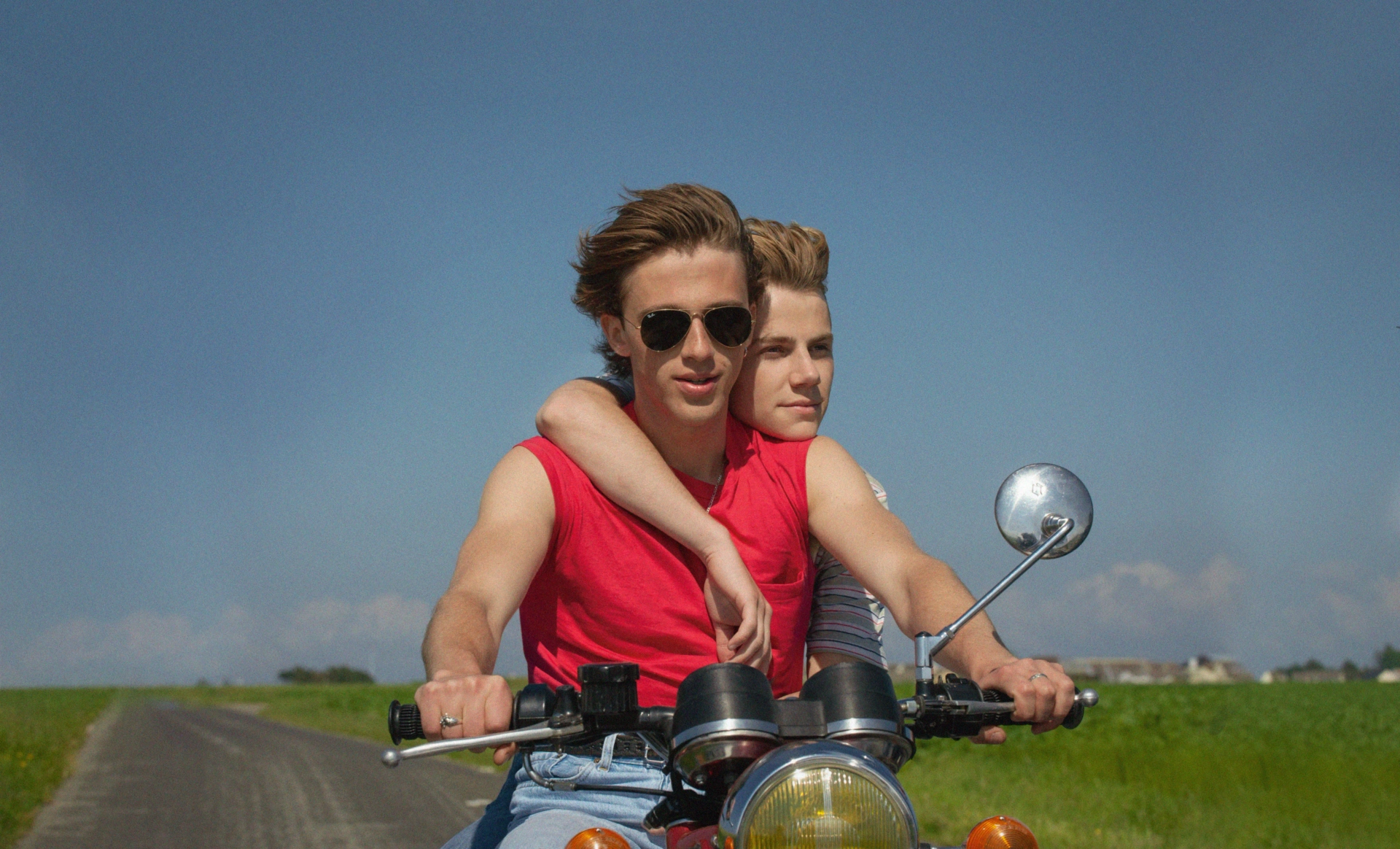 Benjamin Voisin and Félix Lefebvre in Summer of 85 (2020)