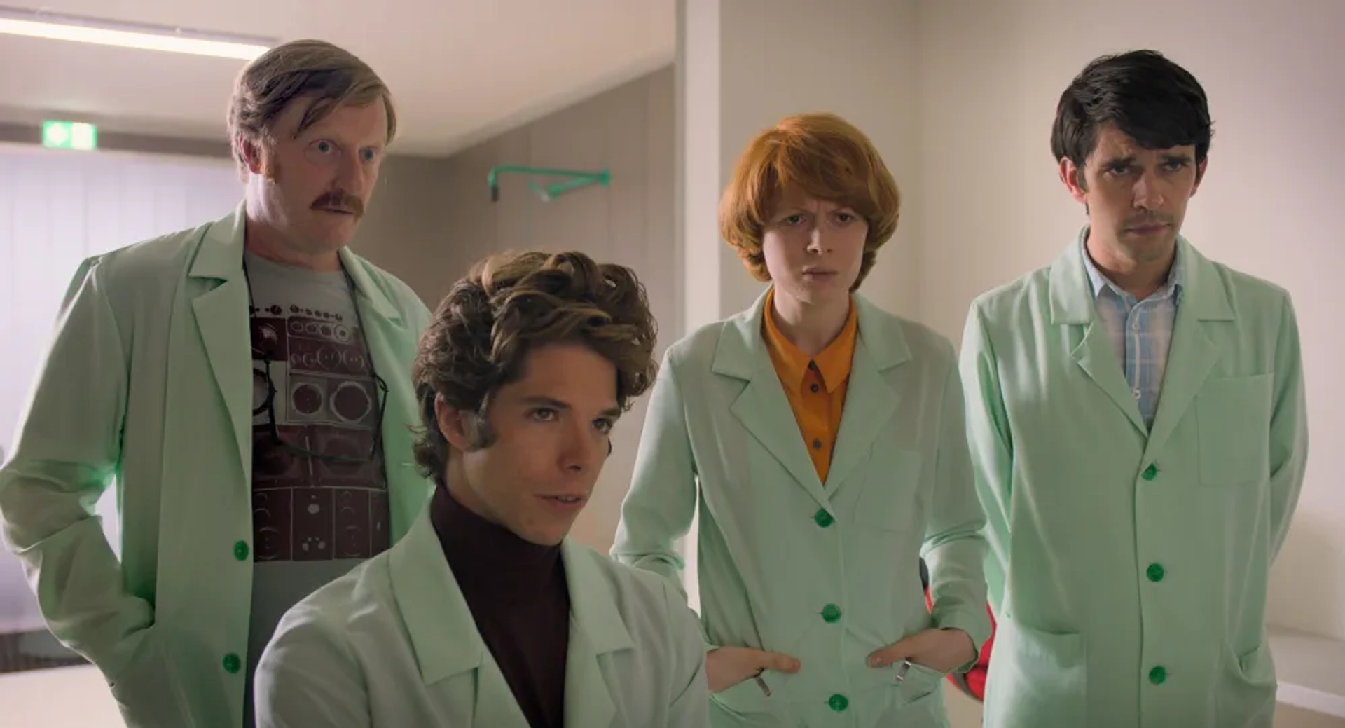 Ben Whishaw, David Wilmot, Emily Beecham, and Phénix Brossard in Little Joe (2019)