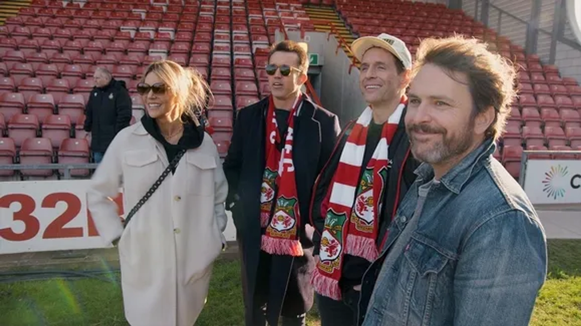 Charlie Day, Rob McElhenney, Kaitlin Olson, and Glenn Howerton in Welcome to Wrexham (2022)