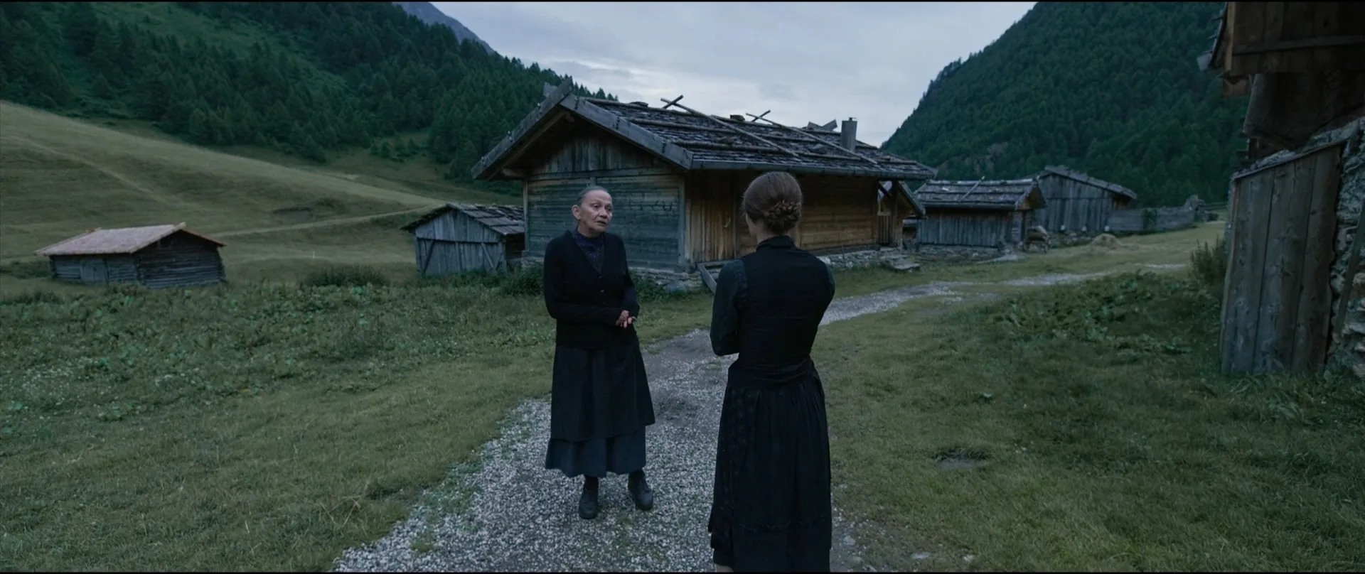 Karin Neuhäuser and Valerie Pachner in A Hidden Life (2019)