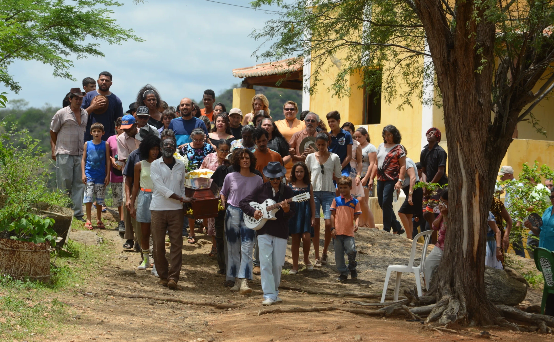 Wilson Rabelo, Suzy Lopes, and Bárbara Colen in Bacurau (2019)