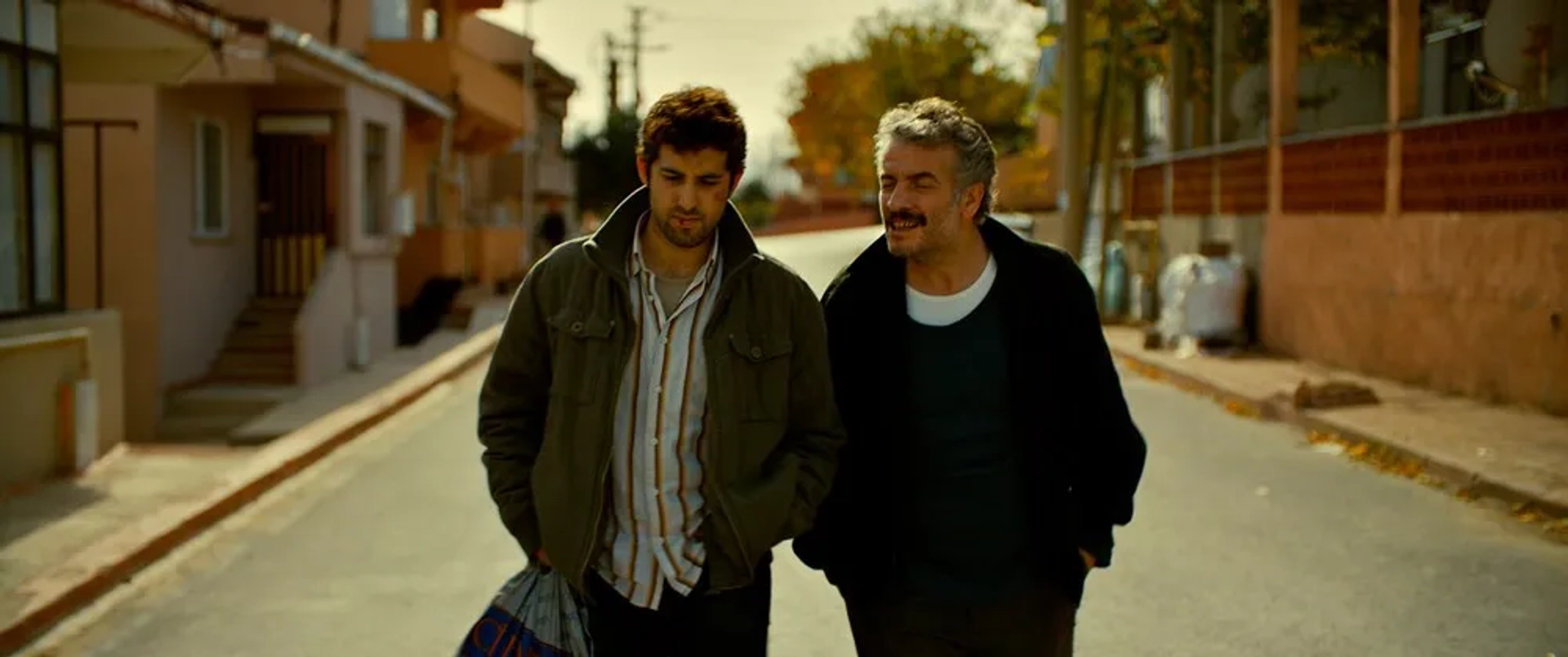 Murat Cemcir and Dogu Demirkol in The Wild Pear Tree (2018)