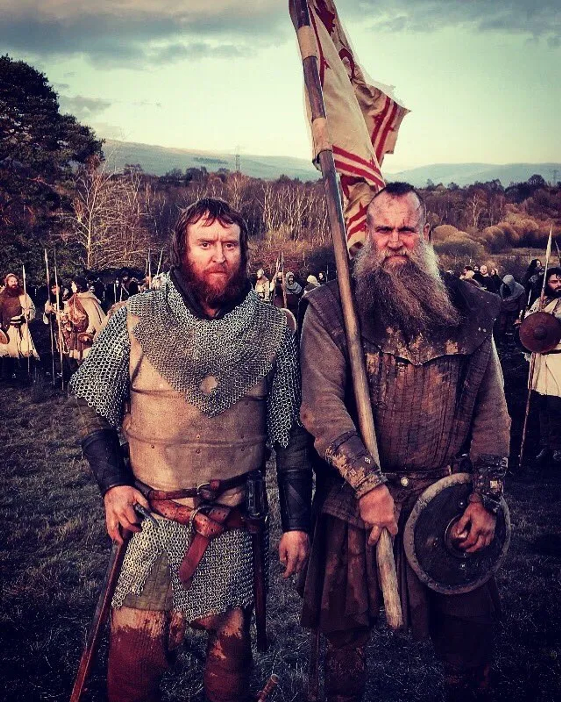 Chick Allan and Tony Curran in Outlaw King (2018)