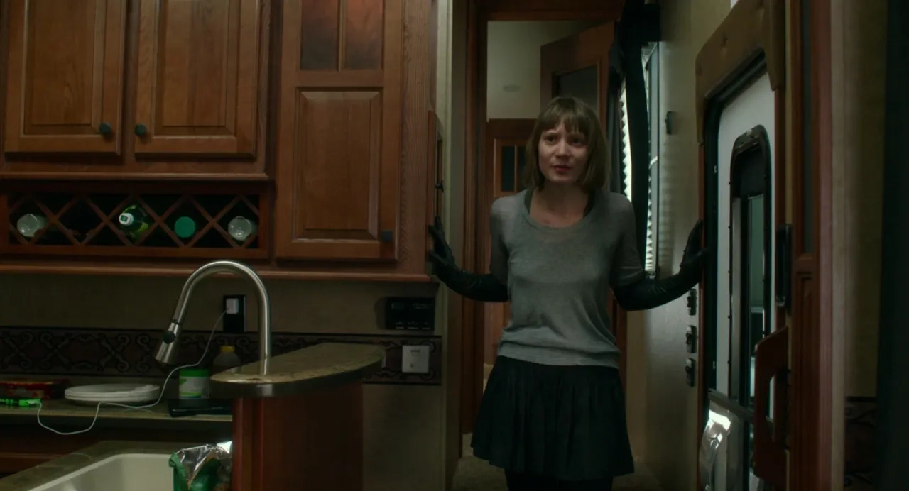 Mia Wasikowska in Maps to the Stars (2014)