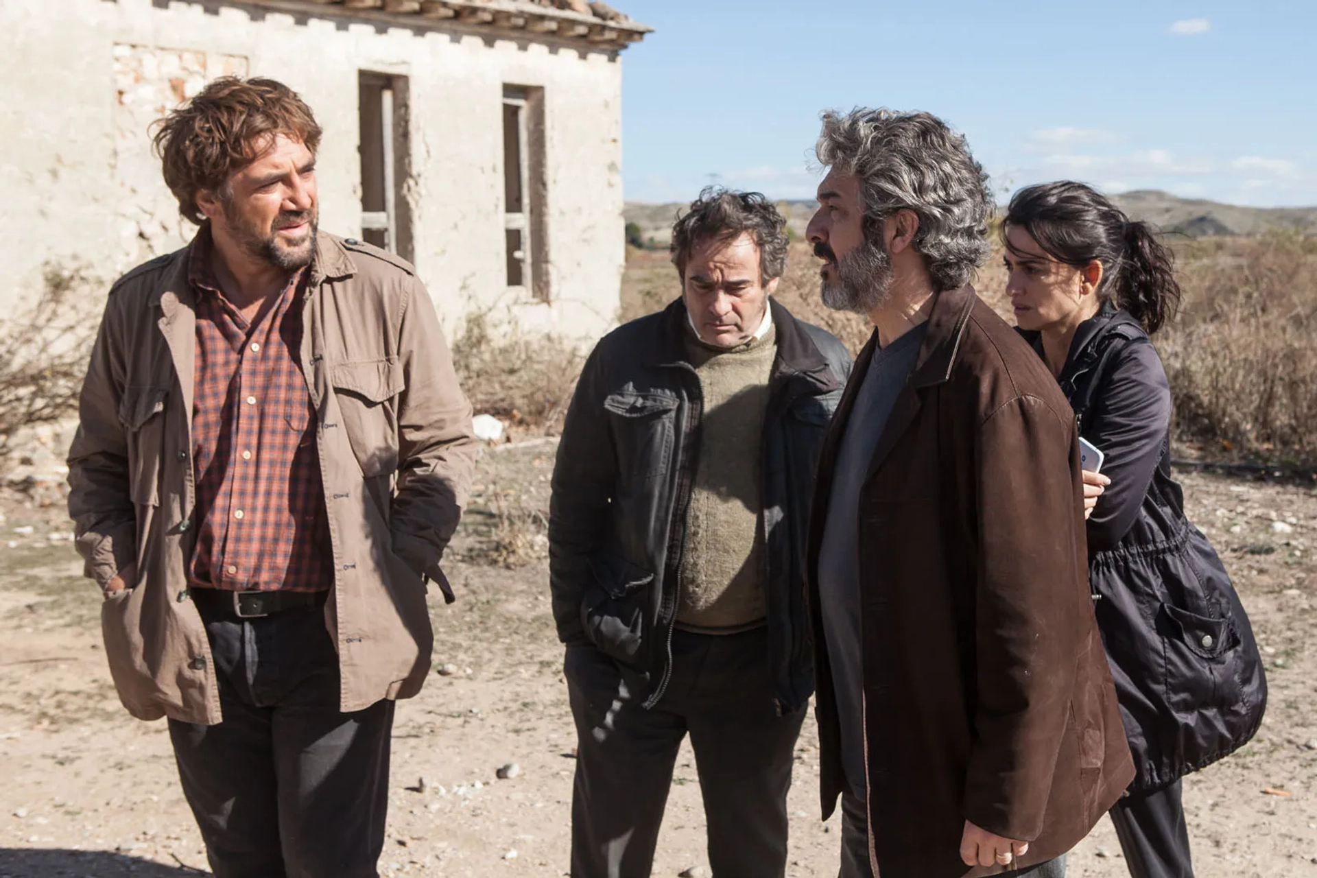 Javier Bardem, Penélope Cruz, Ricardo Darín, and Eduard Fernández in Everybody Knows (2018)