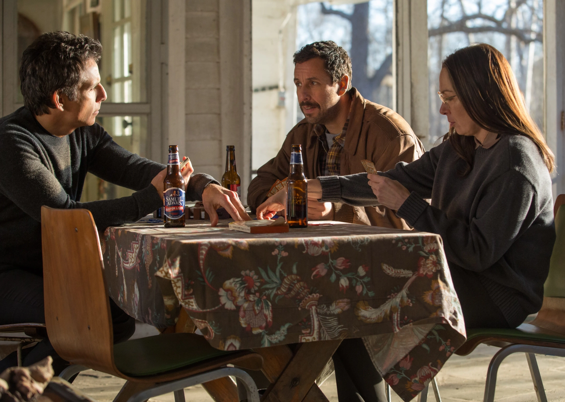 Adam Sandler, Ben Stiller, and Elizabeth Marvel in The Meyerowitz Stories (2017)