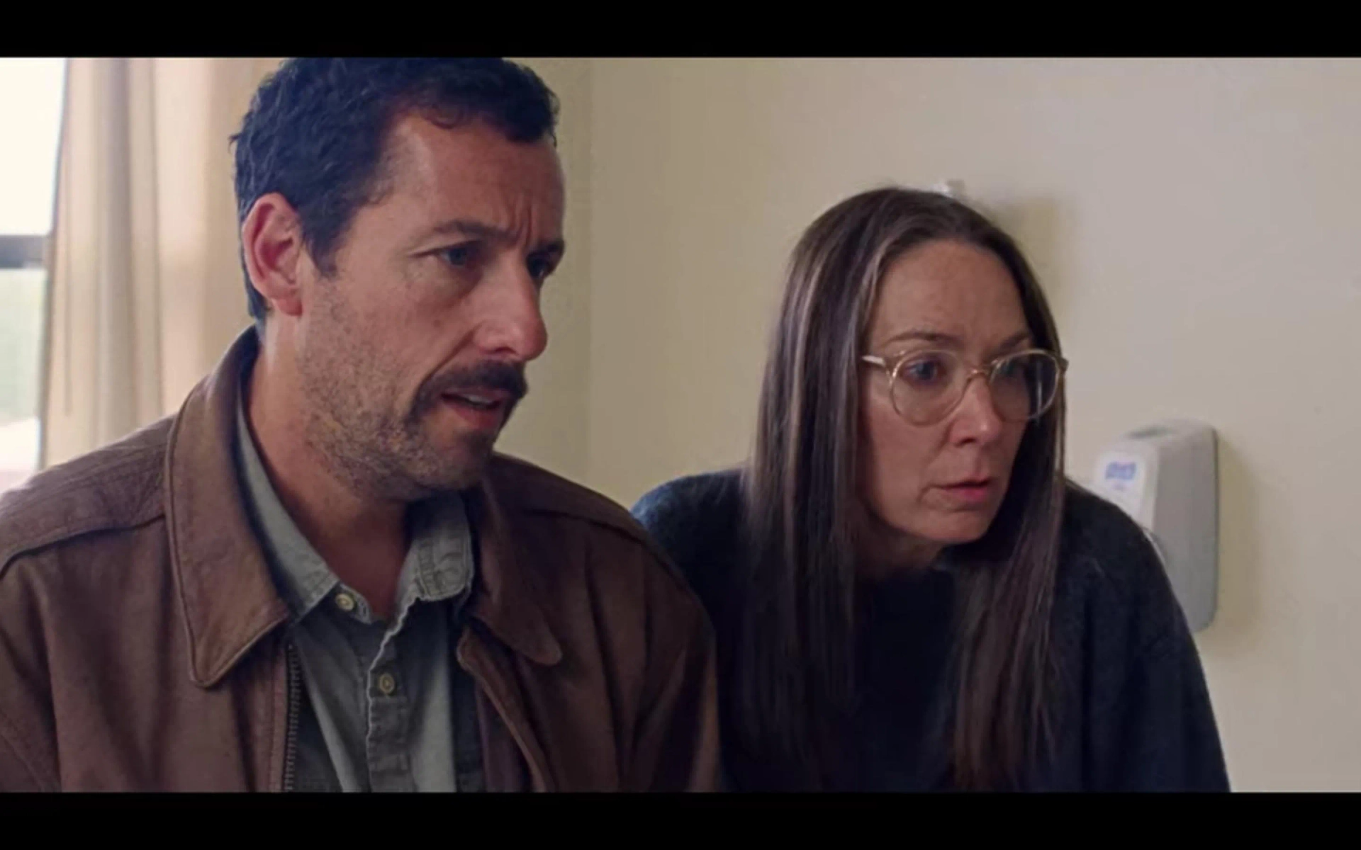 Adam Sandler and Elizabeth Marvel in The Meyerowitz Stories (2017)