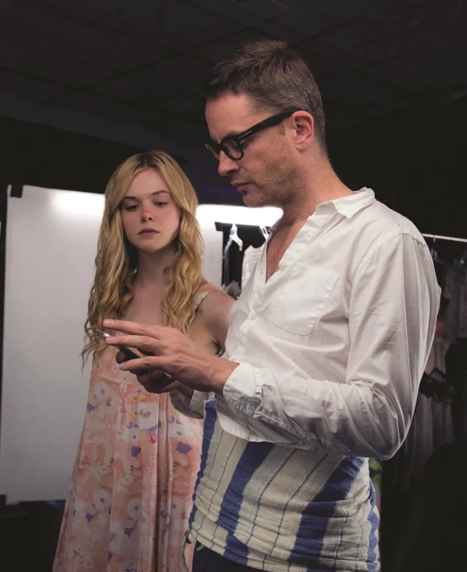 Nicolas Winding Refn and Elle Fanning in The Neon Demon (2016)