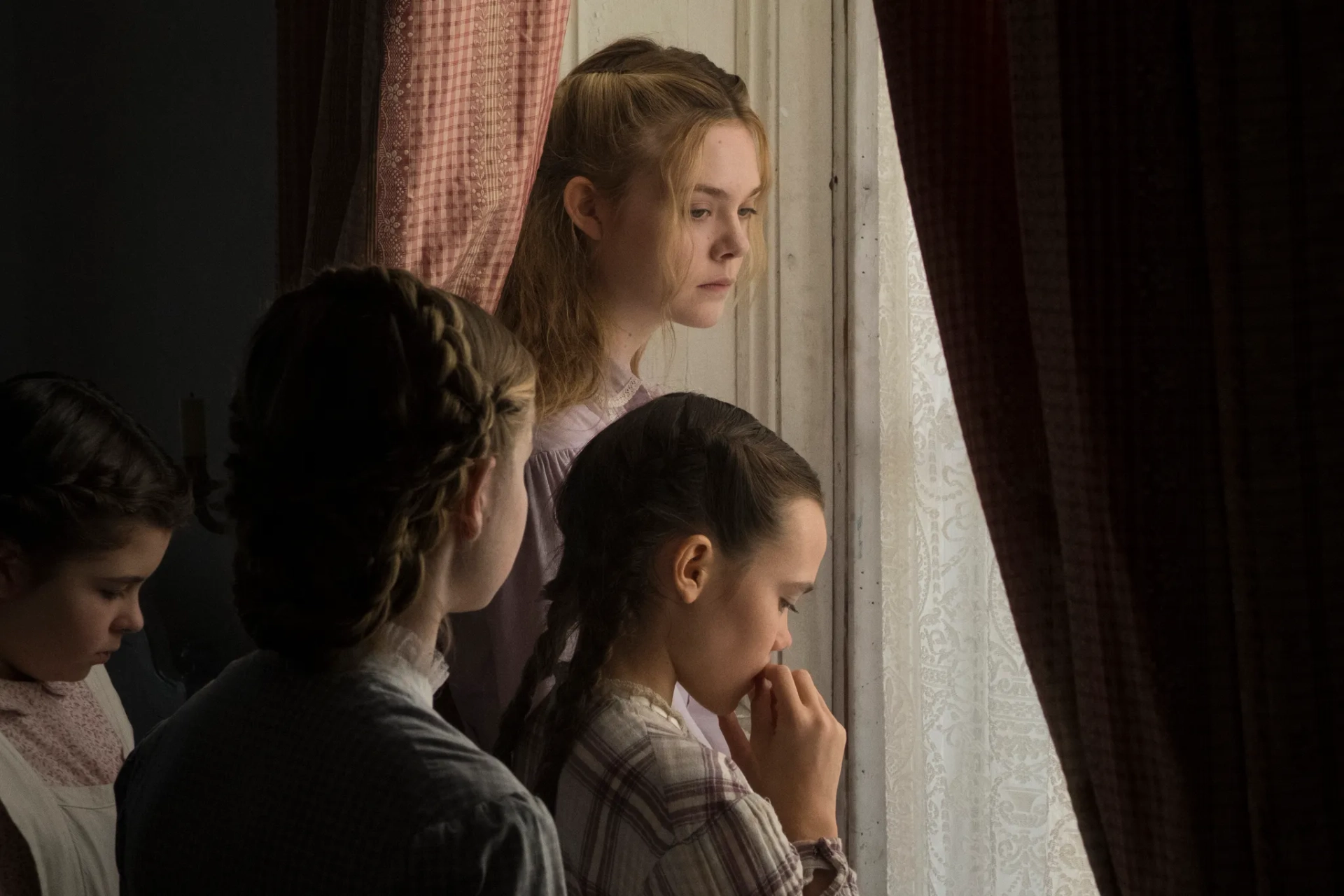 Elle Fanning, Angourie Rice, Oona Laurence, and Addison Riecke in The Beguiled (2017)