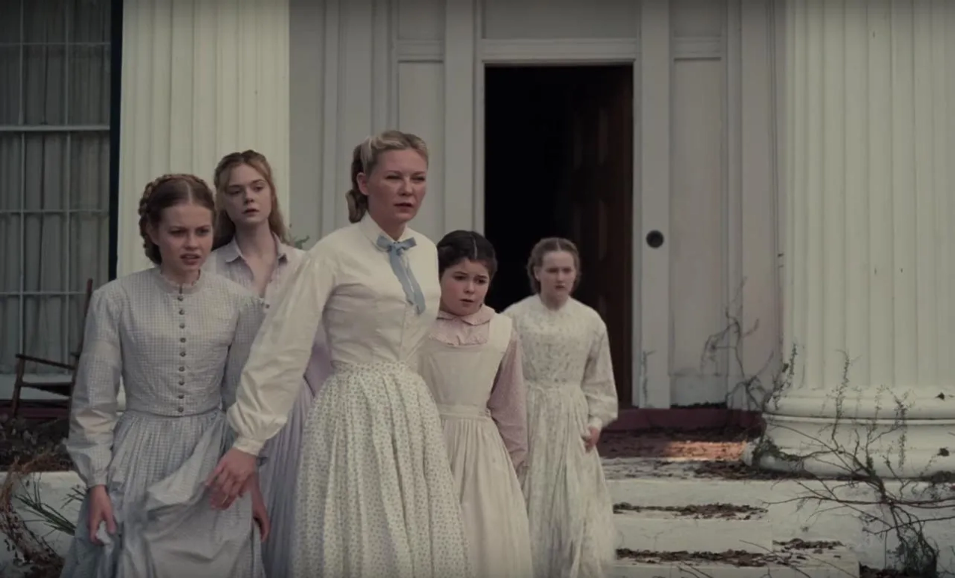 Kirsten Dunst, Elle Fanning, Angourie Rice, Addison Riecke, and Emma Howard in The Beguiled (2017)